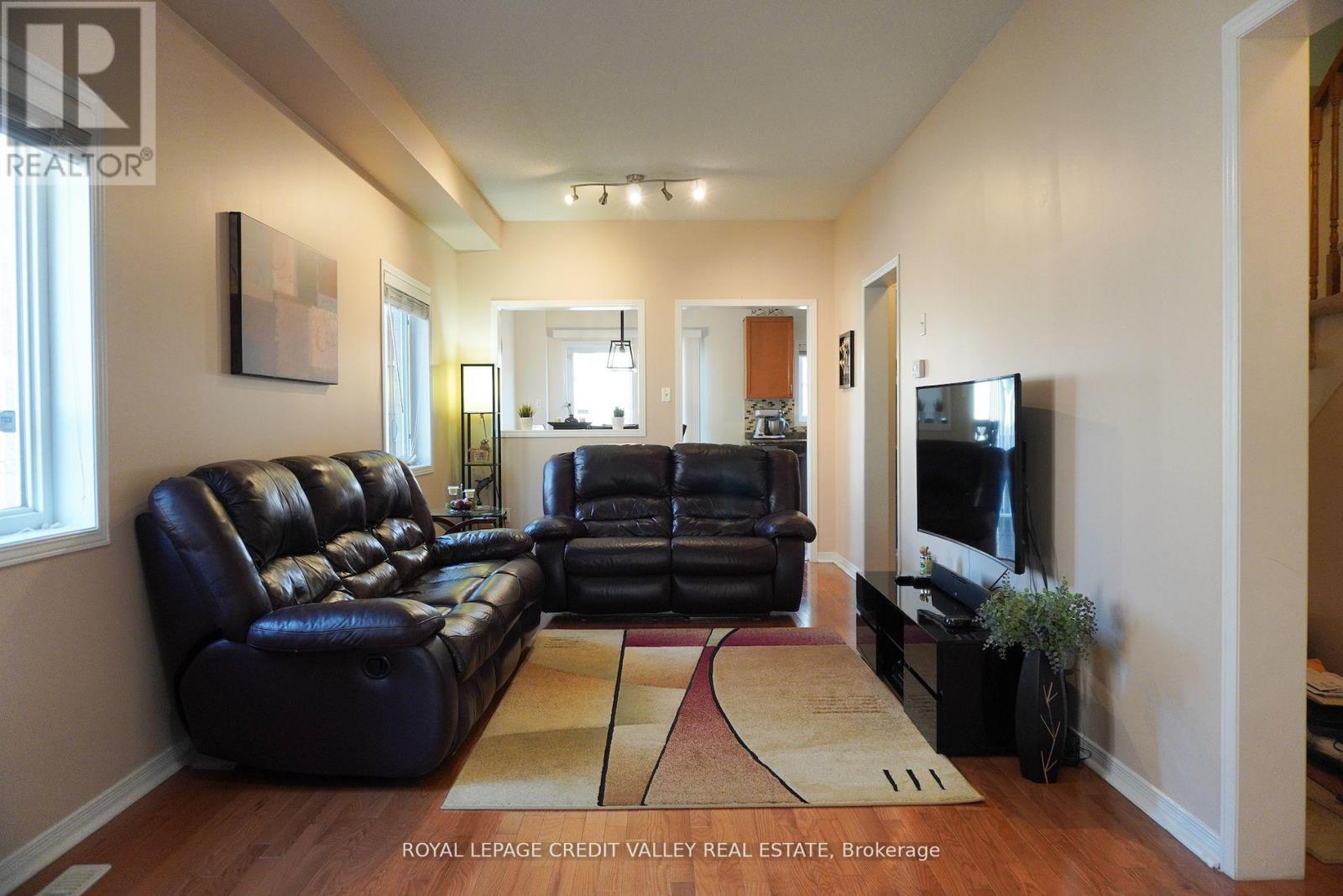 72 Kilrea Way, Brampton, Ontario  L6X 0R3 - Photo 4 - W12384926