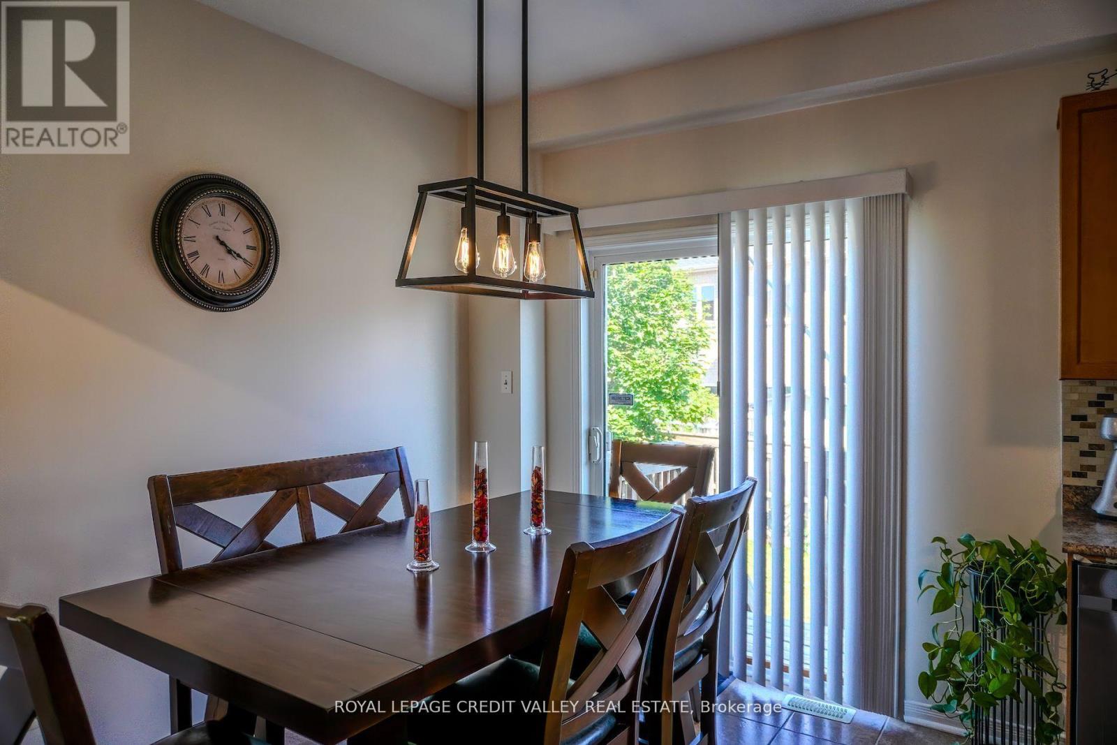 72 Kilrea Way, Brampton, Ontario  L6X 0R3 - Photo 8 - W12384926
