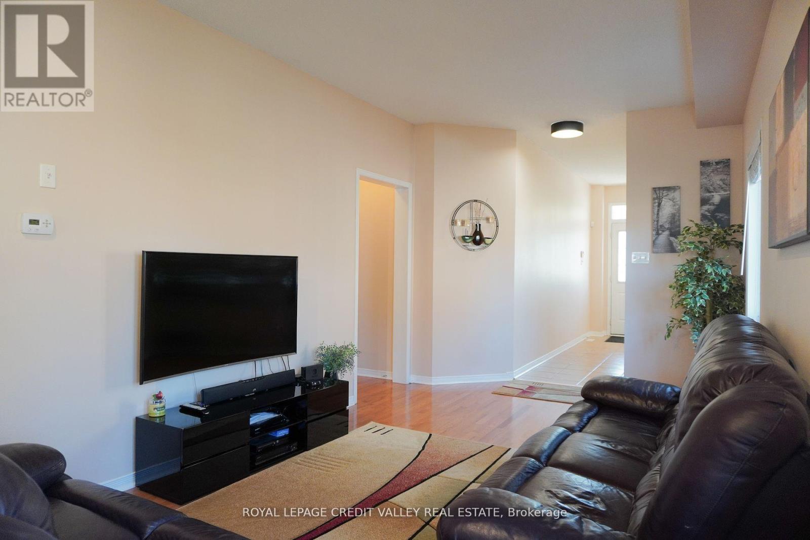 72 Kilrea Way, Brampton, Ontario  L6X 0R3 - Photo 5 - W12384926