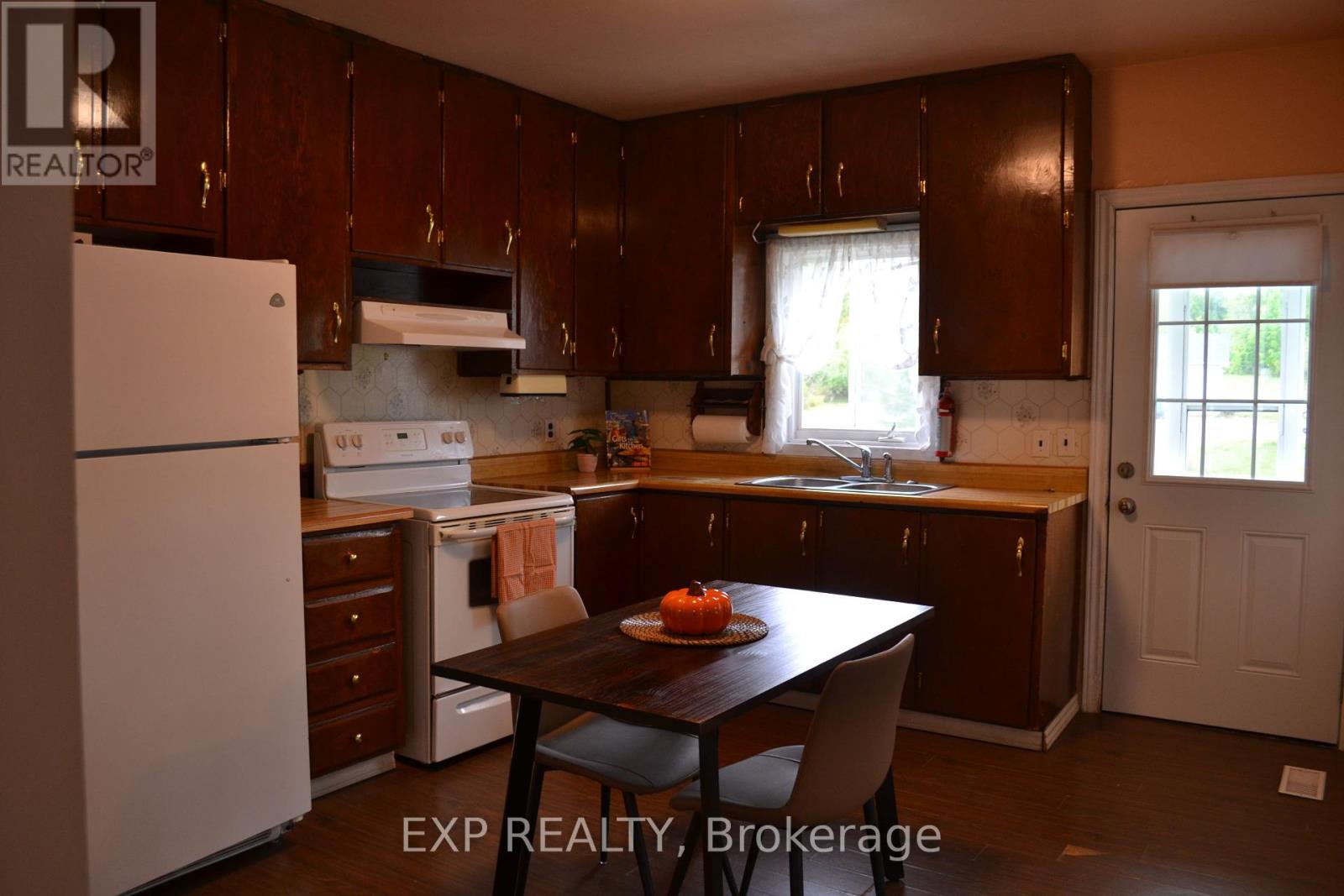 1650 Eady Road, Horton, Ontario  K7V 3Z8 - Photo 11 - X12391477