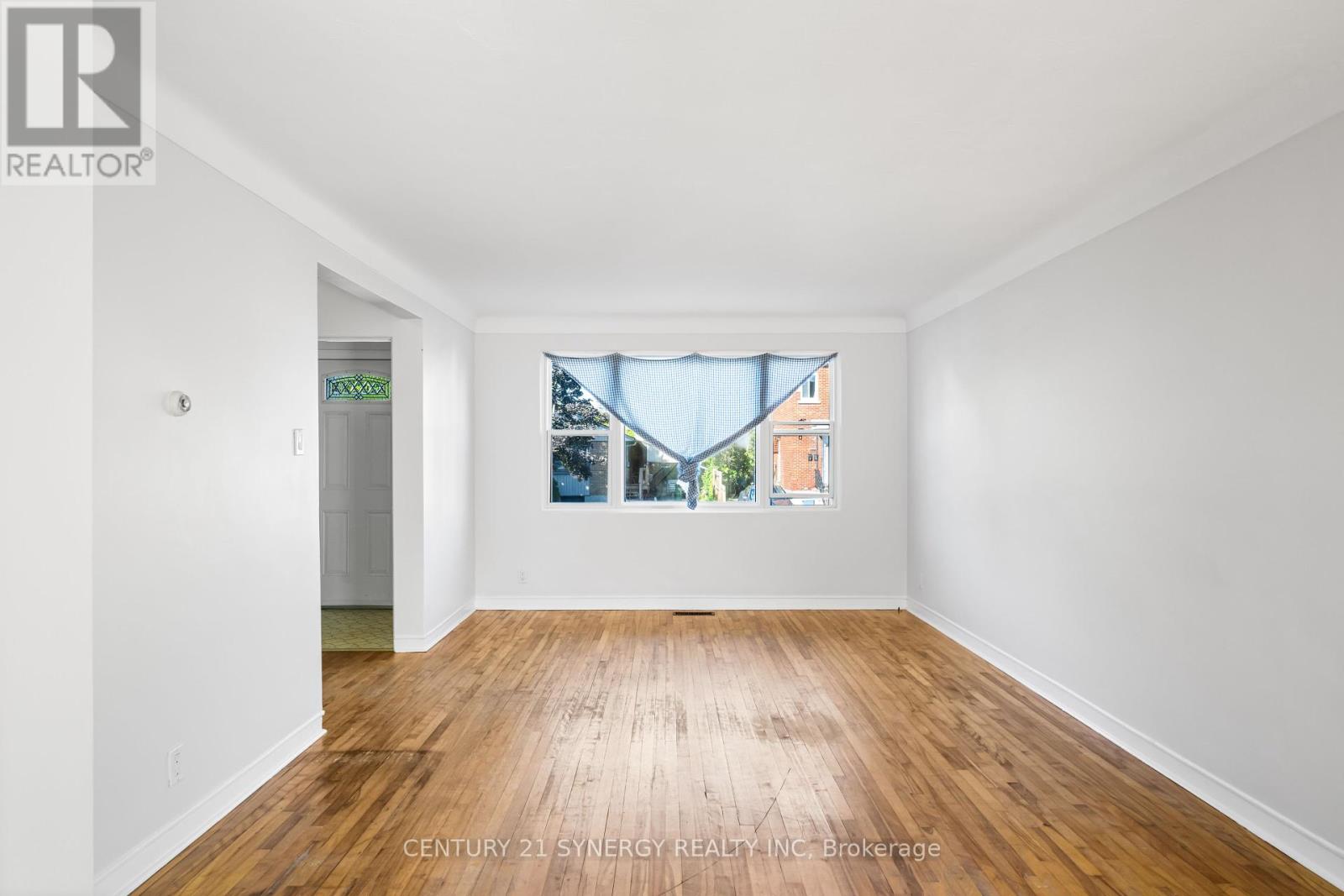 2467 Carlsen Avenue, Ottawa, Ontario  K1V 8G2 - Photo 4 - X12391339