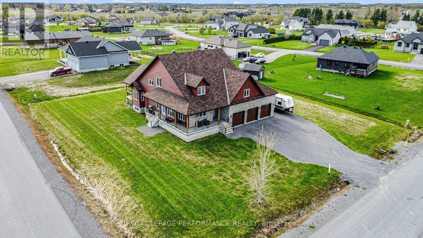 209 Des Violettes Street, Clarence-Rockland, Ontario  K0A 2A0 - Photo 2 - X12391355