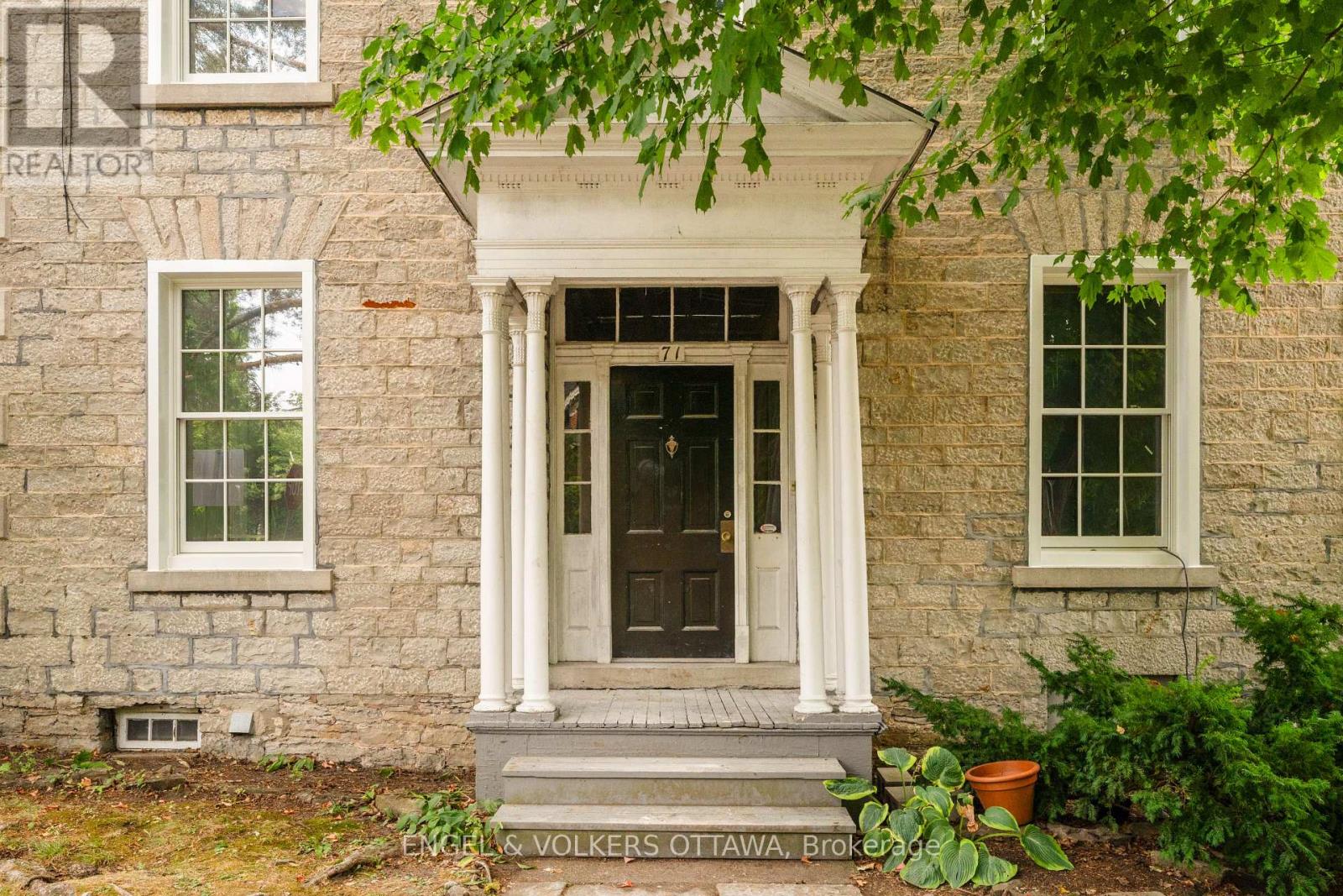 Property at 71 THOMAS STREET image 3