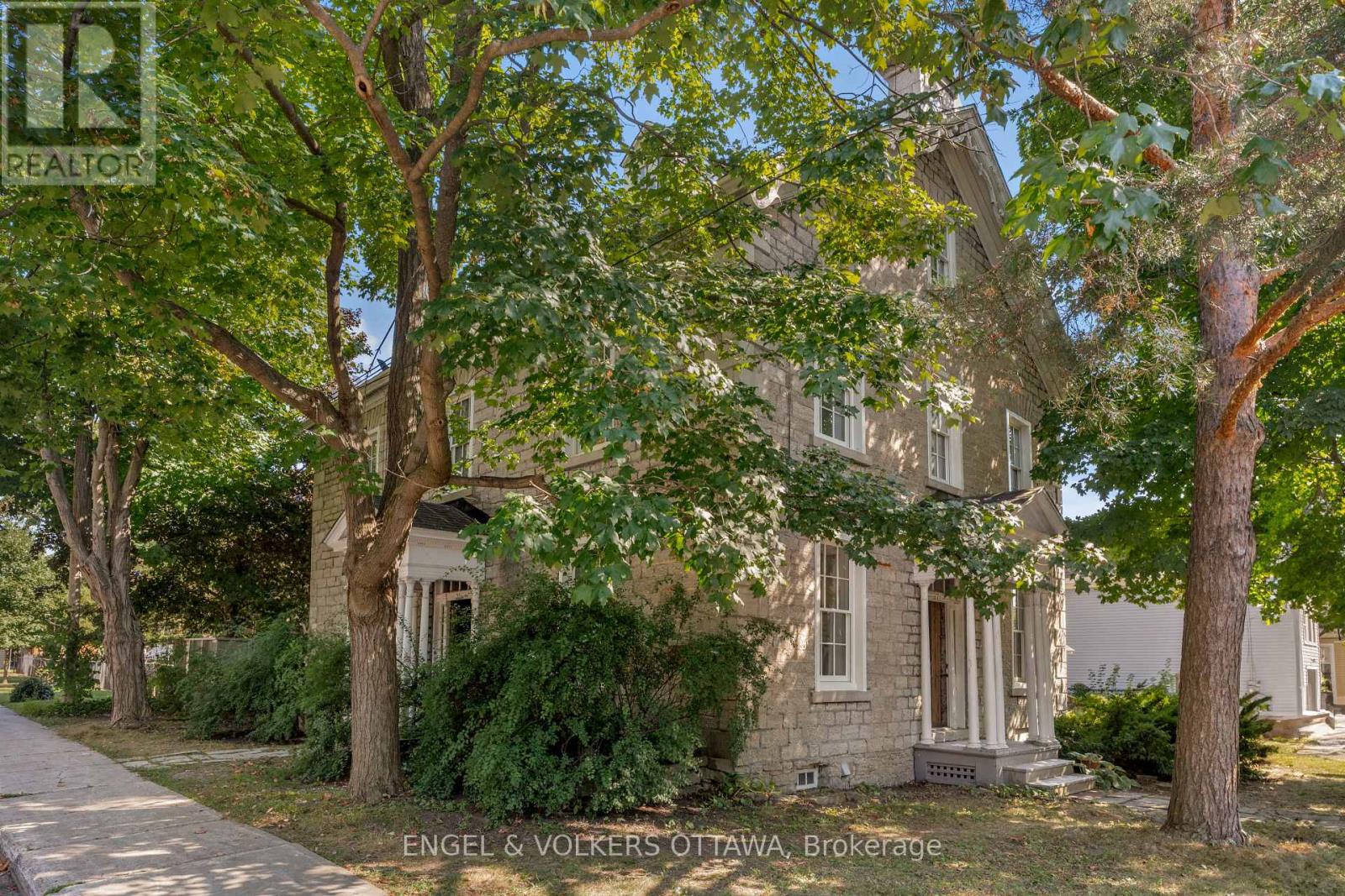Property at 71 THOMAS STREET image 4