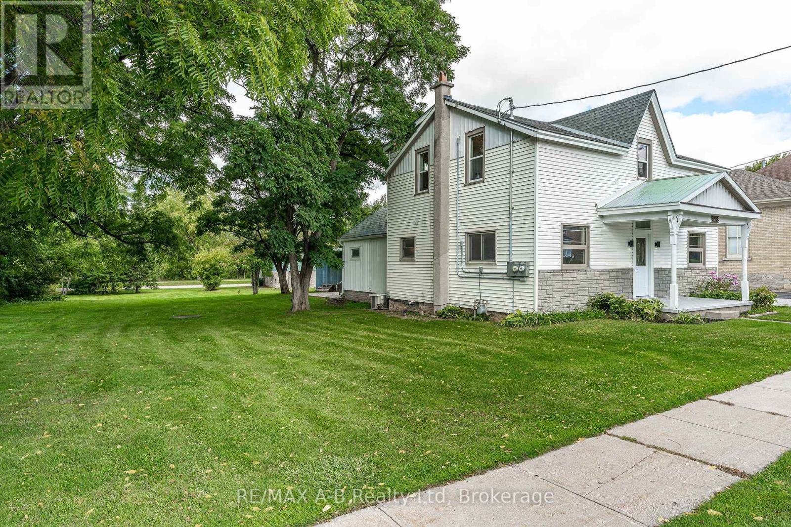 198 Water Street S, St. Marys, Ontario  N4X 1C5 - Photo 3 - X12391525