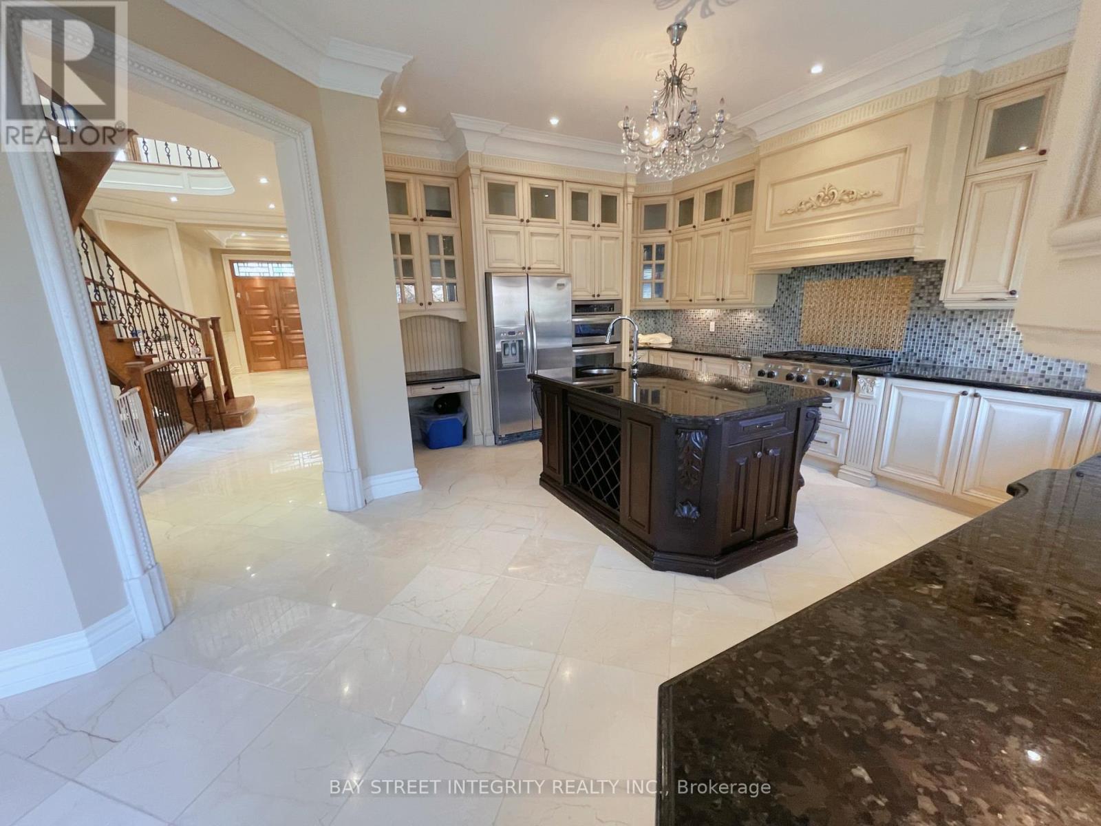 Upper - 336 Greenfield Avenue, Toronto, Ontario  M2N 3E6 - Photo 10 - C12391269