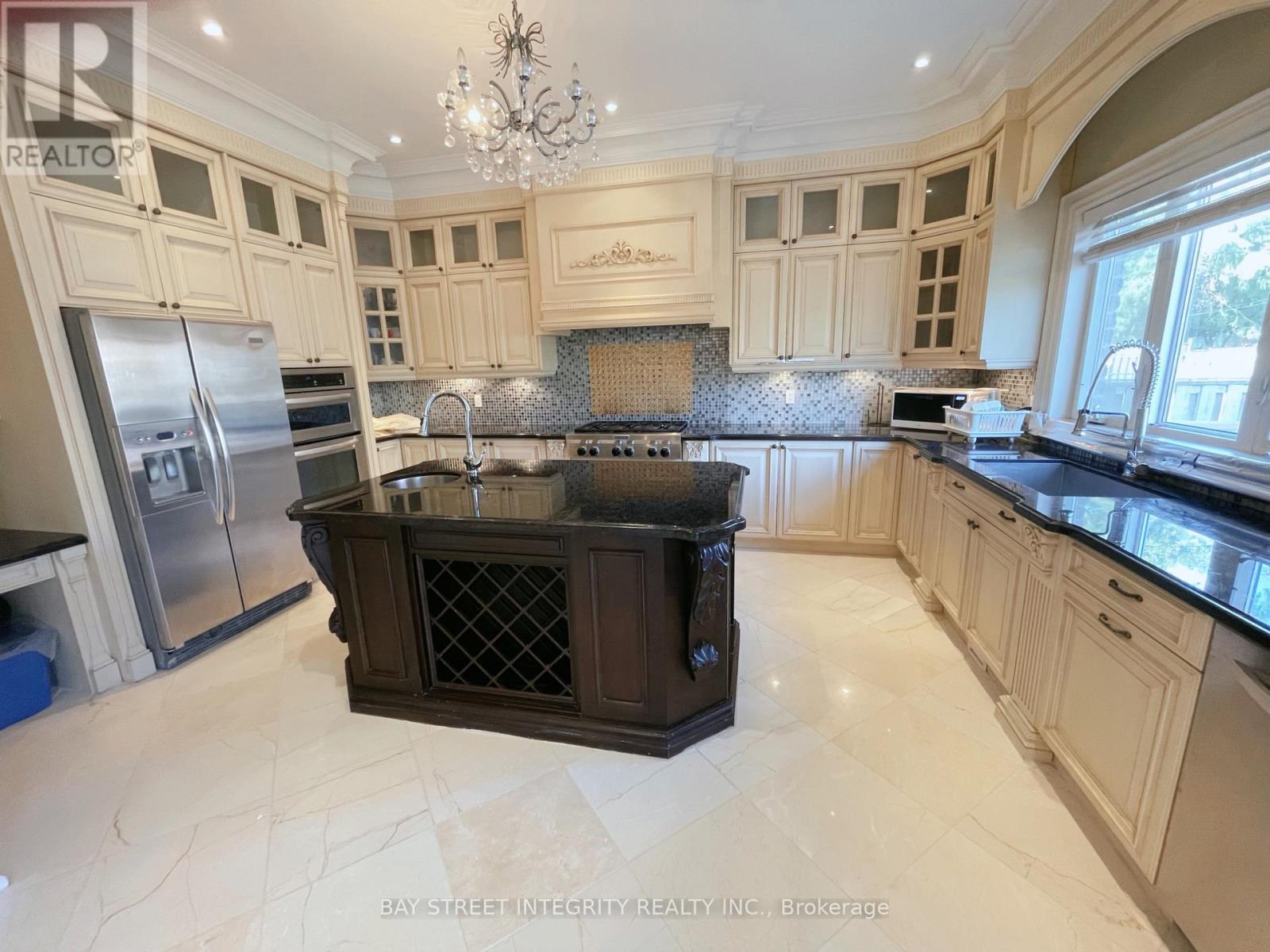 Upper - 336 Greenfield Avenue, Toronto, Ontario  M2N 3E6 - Photo 11 - C12391269