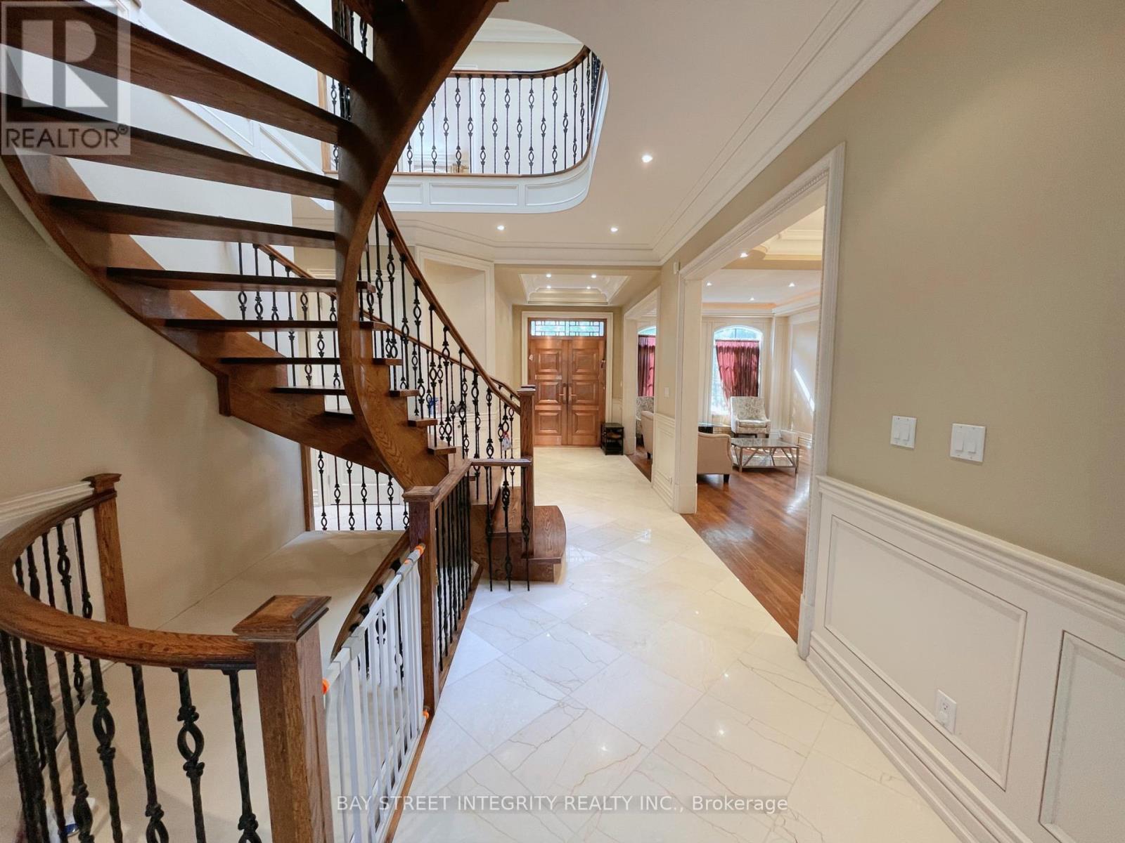 Upper - 336 Greenfield Avenue, Toronto, Ontario  M2N 3E6 - Photo 12 - C12391269