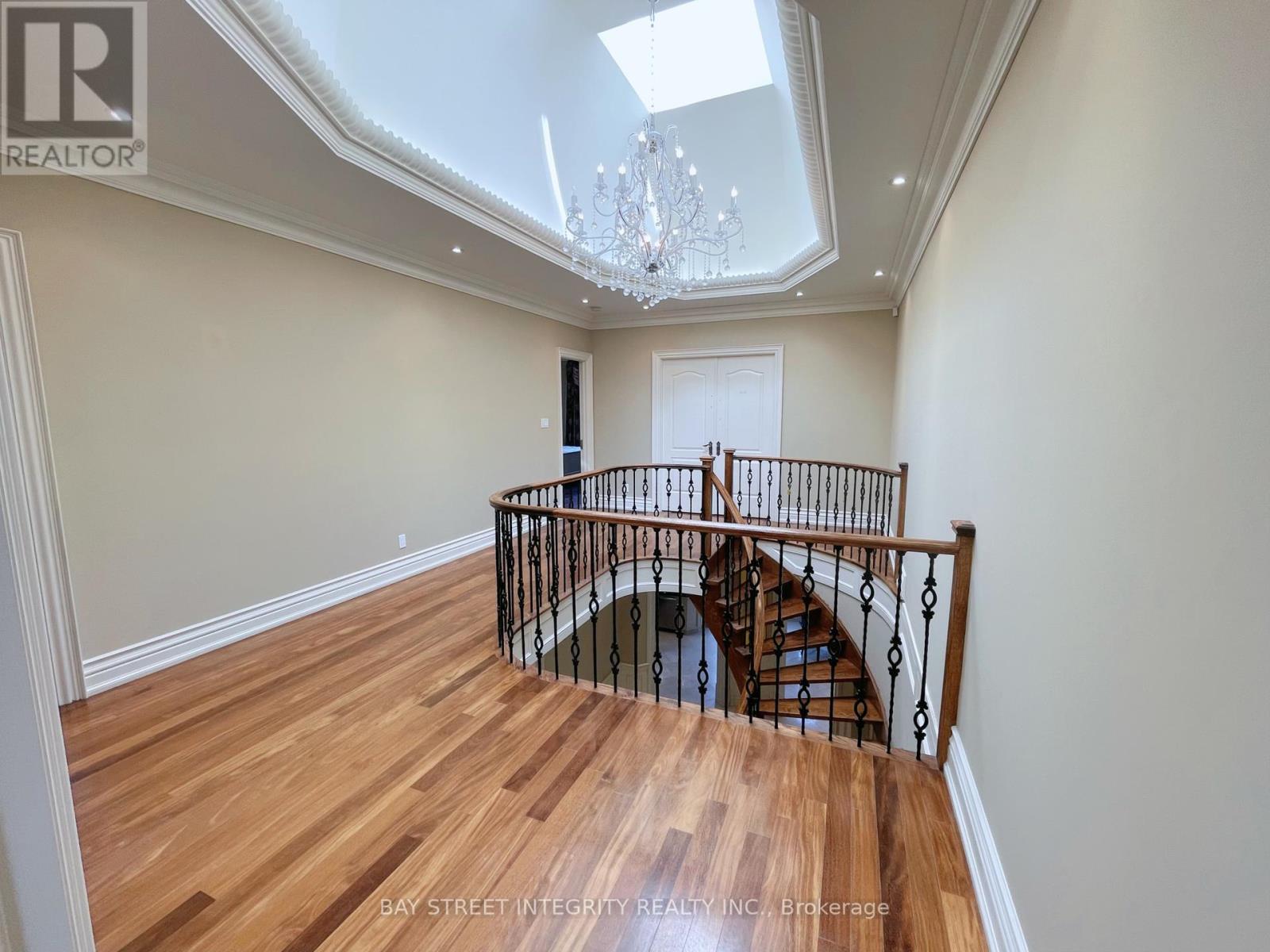 Upper - 336 Greenfield Avenue, Toronto, Ontario  M2N 3E6 - Photo 17 - C12391269