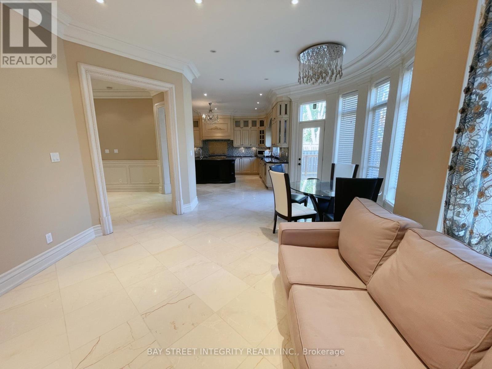 Upper - 336 Greenfield Avenue, Toronto, Ontario  M2N 3E6 - Photo 4 - C12391269