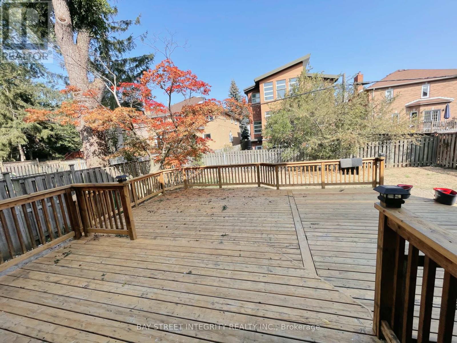 Upper - 336 Greenfield Avenue, Toronto, Ontario  M2N 3E6 - Photo 5 - C12391269