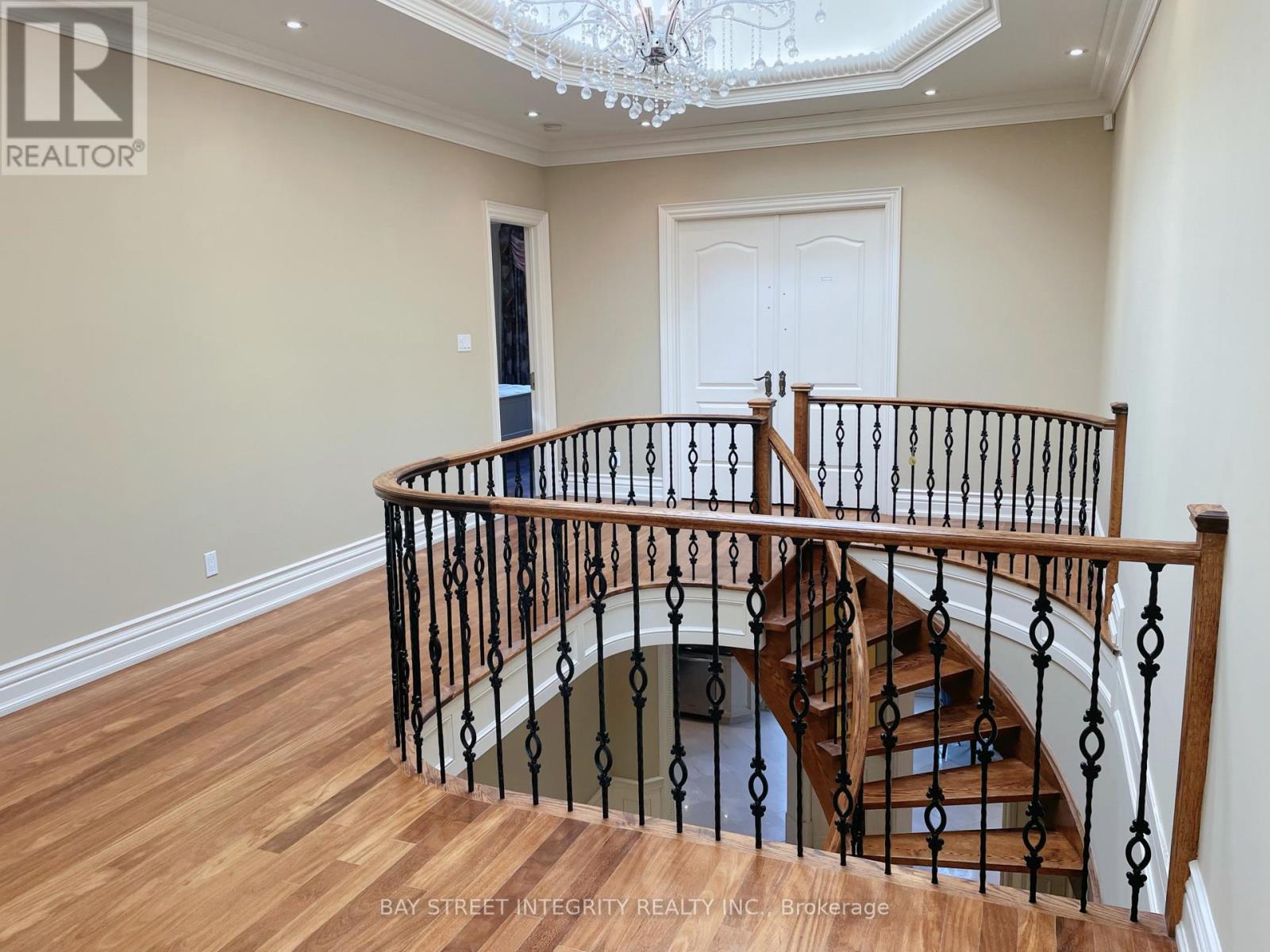 Upper - 336 Greenfield Avenue, Toronto, Ontario  M2N 3E6 - Photo 8 - C12391269