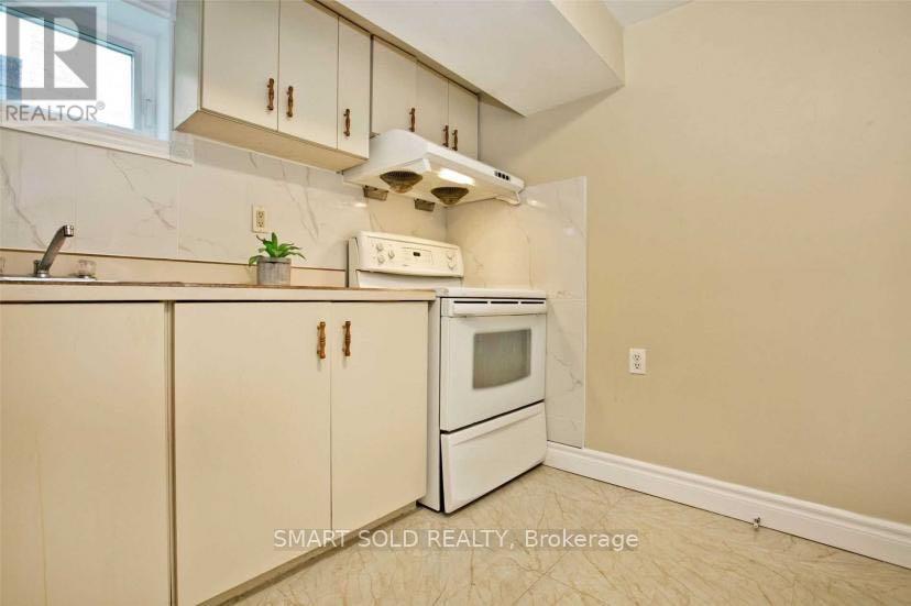 Bsmt - 40 Mintwood Drive, Toronto, Ontario  M2M 3A7 - Photo 6 - C12391284