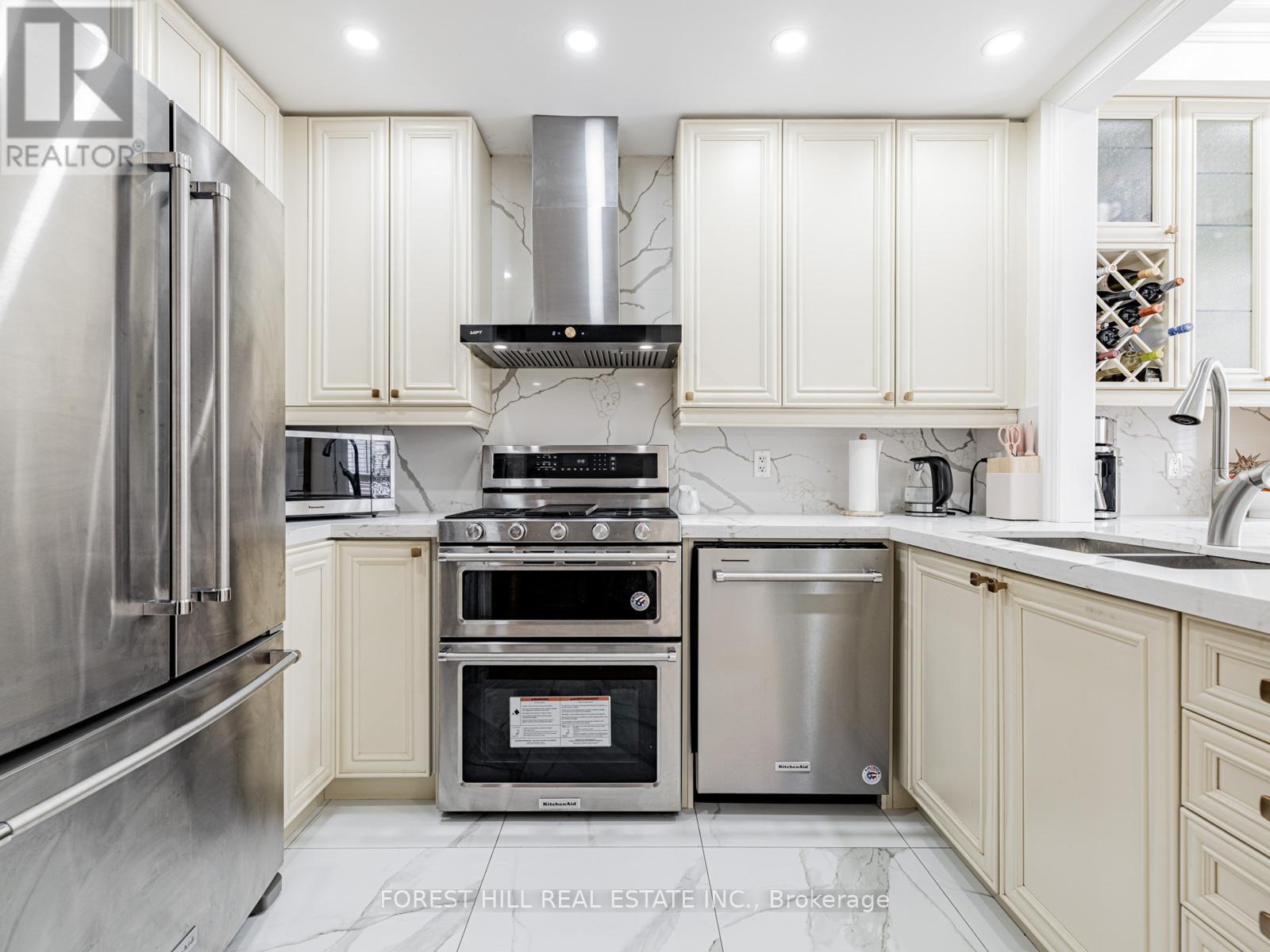 22 Espana Lane, Toronto, Ontario  M2N 7K8 - Photo 6 - C12391288