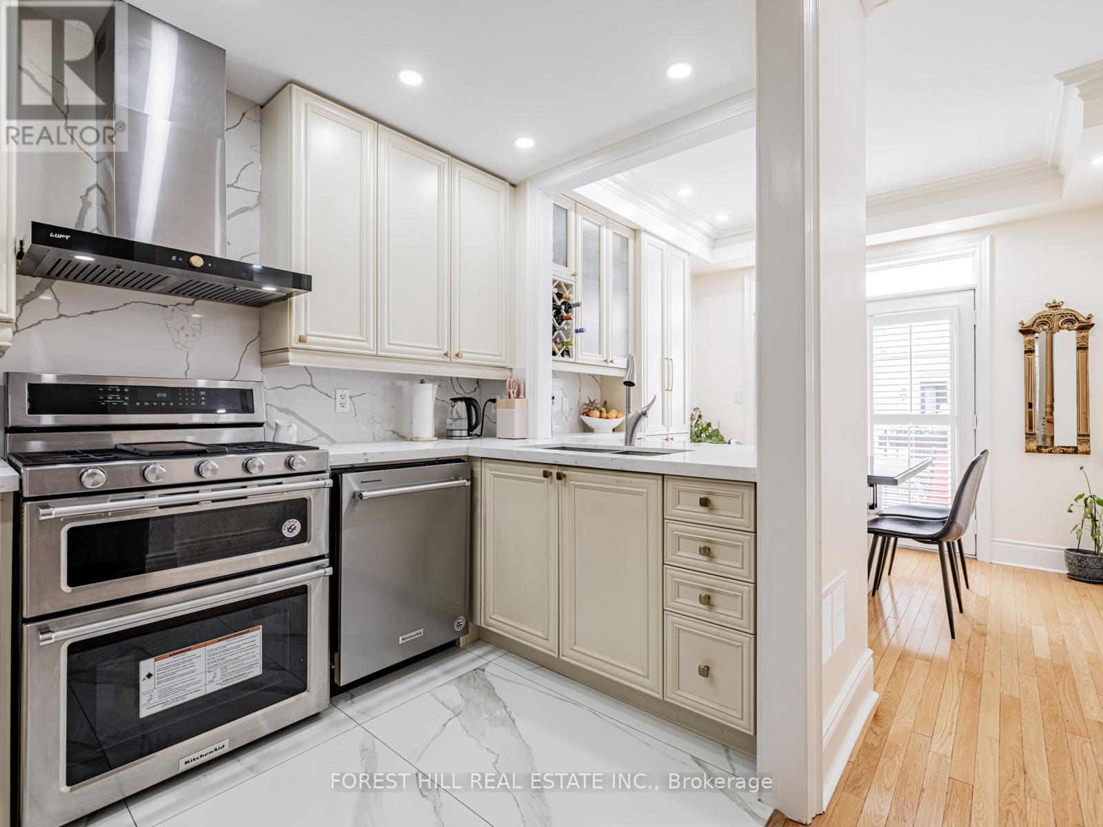 22 Espana Lane, Toronto, Ontario  M2N 7K8 - Photo 7 - C12391288