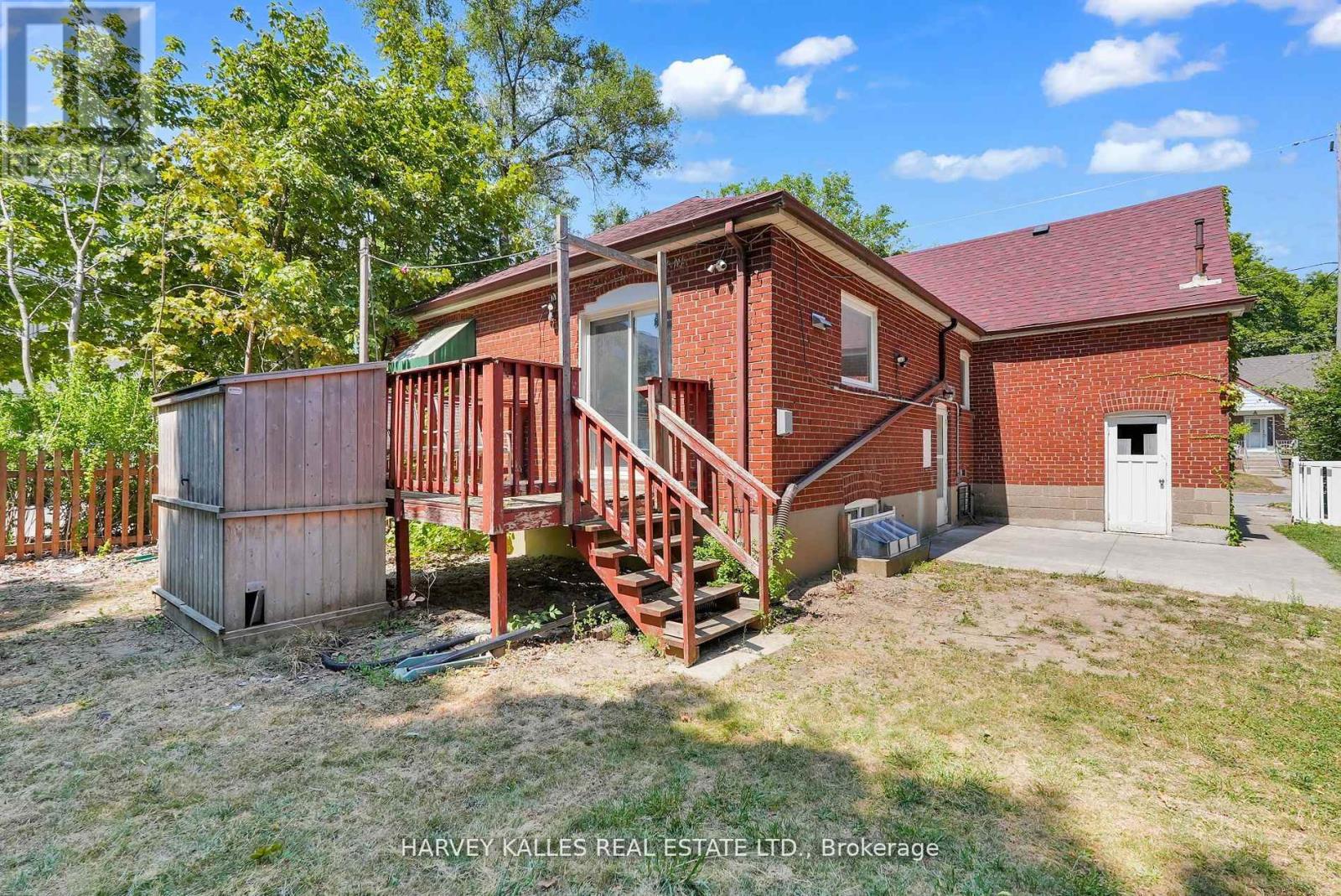 547 Douglas Avenue, Toronto (Bedford Park-Nortown), Ontario  M5M 1H7 - Photo 16 - C12391297