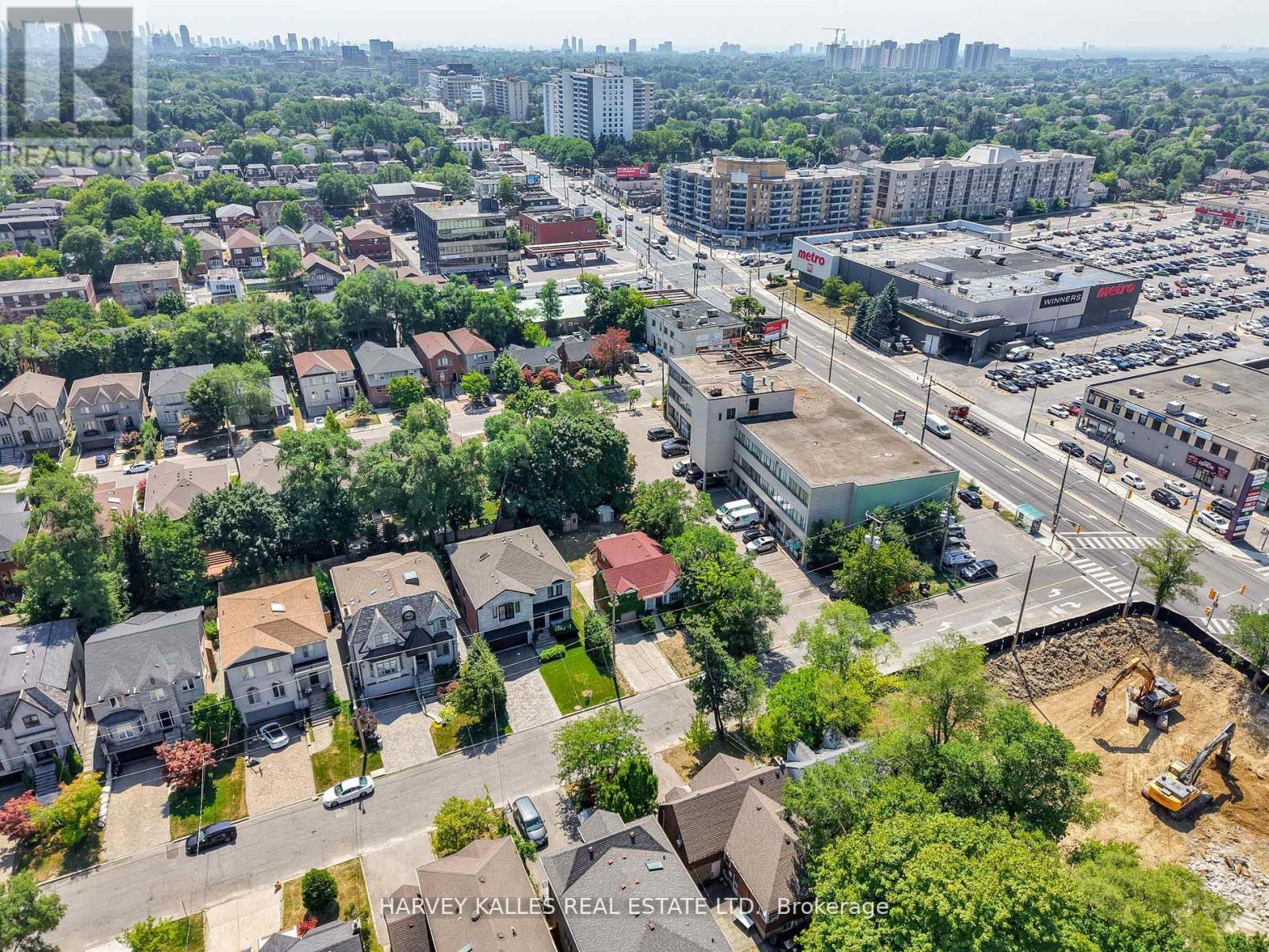 547 Douglas Avenue, Toronto (Bedford Park-Nortown), Ontario  M5M 1H7 - Photo 22 - C12391297