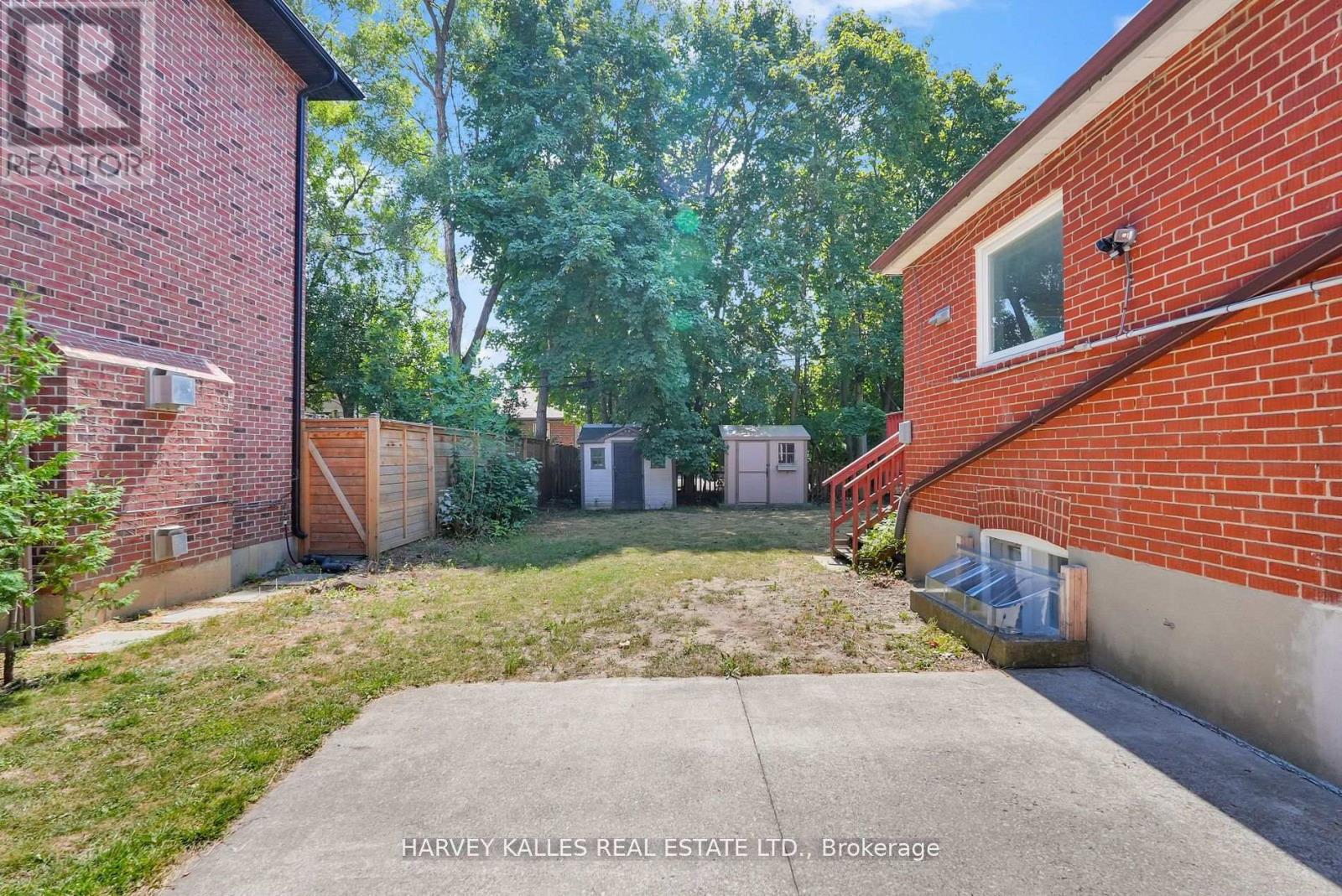 547 Douglas Avenue, Toronto (Bedford Park-Nortown), Ontario  M5M 1H7 - Photo 9 - C12391297