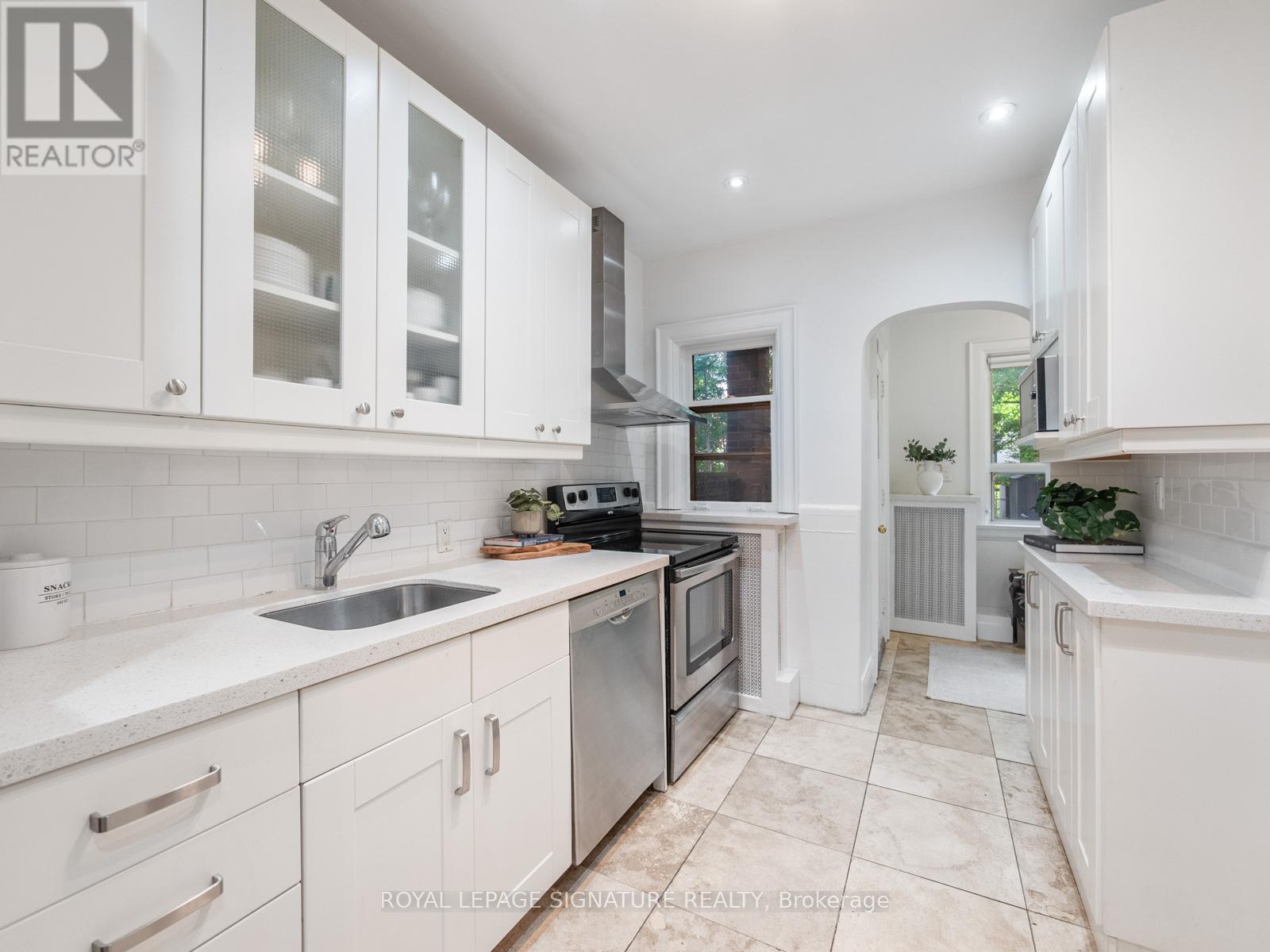 159 Chiltern Hill Road, Toronto (Humewood-Cedarvale), Ontario  M6C 3C3 - Photo 7 - C12391310