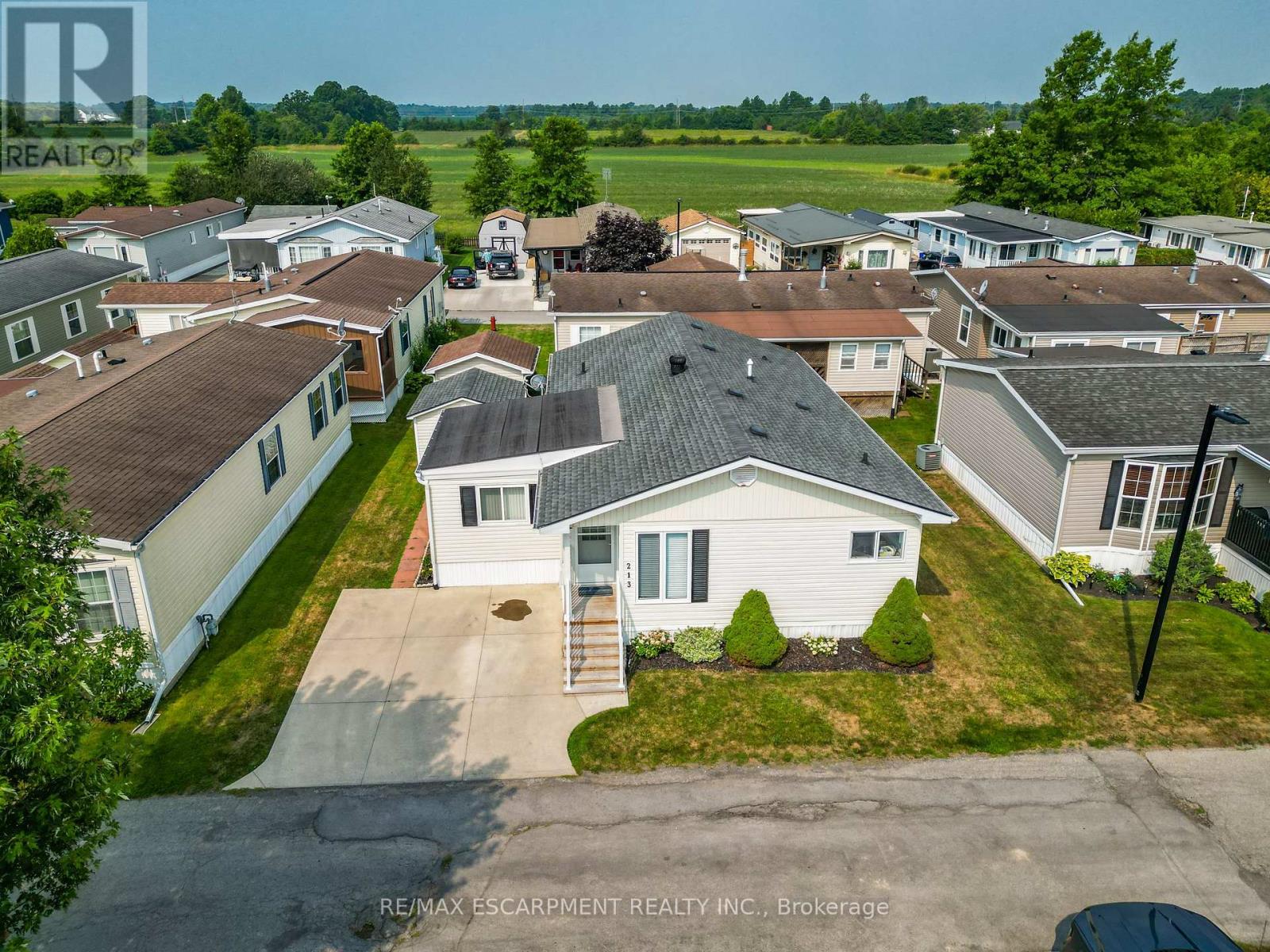 213 - 3033 Townline Road, Fort Erie, Ontario  L0S 1S1 - Photo 2 - X12330942