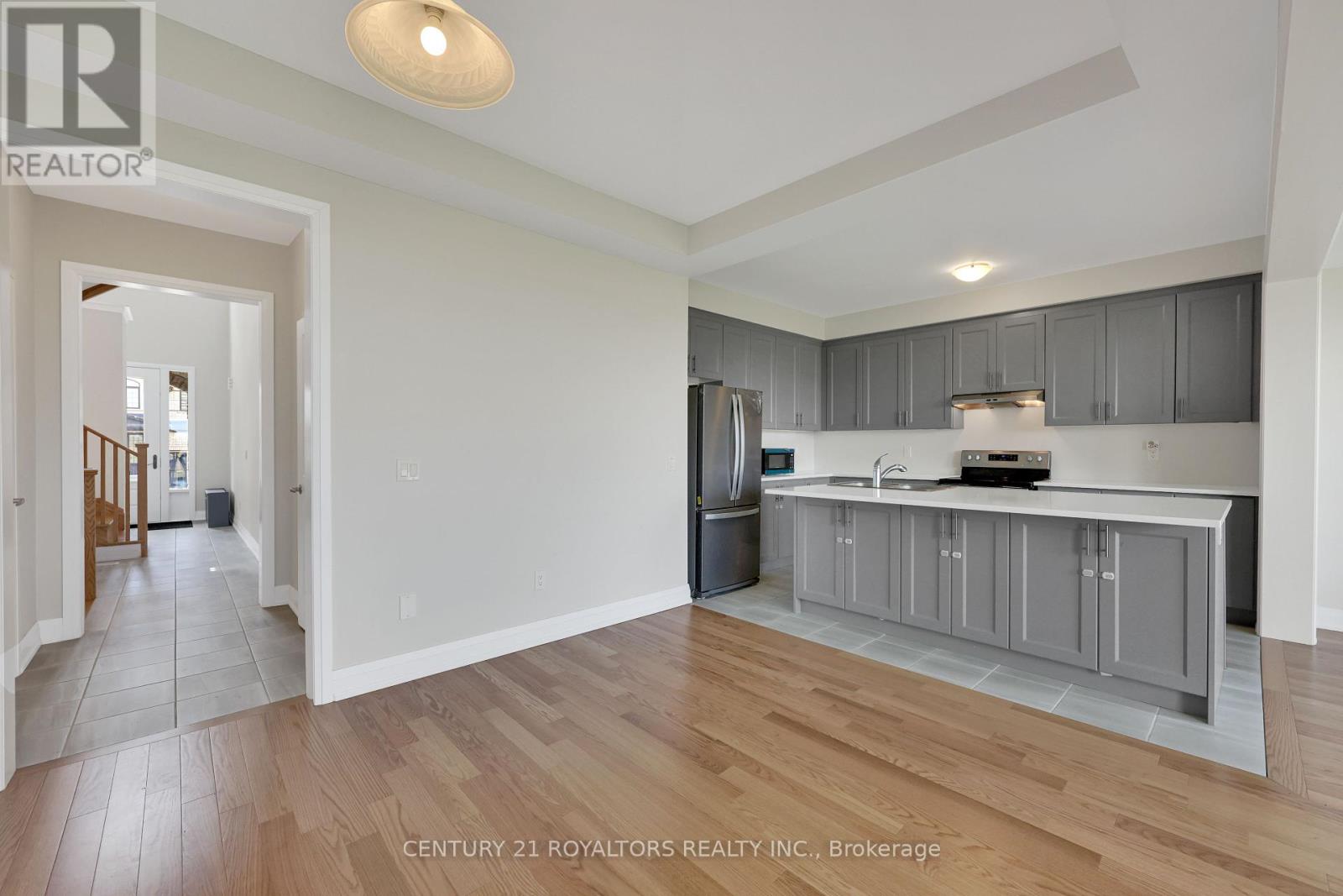 909 Knights Lane, Woodstock, Ontario  N4T 0P7 - Photo 7 - X12389651