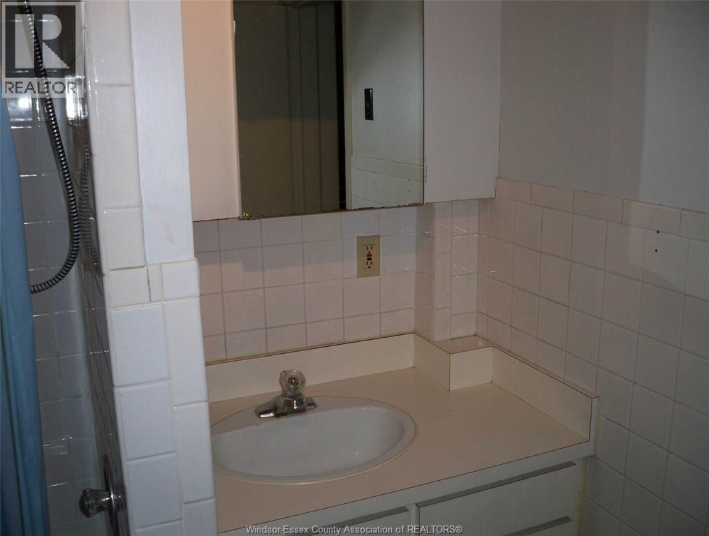 427 Gladstone Avenue, Windsor, Ontario  N9A 2P8 - Photo 9 - 25022830