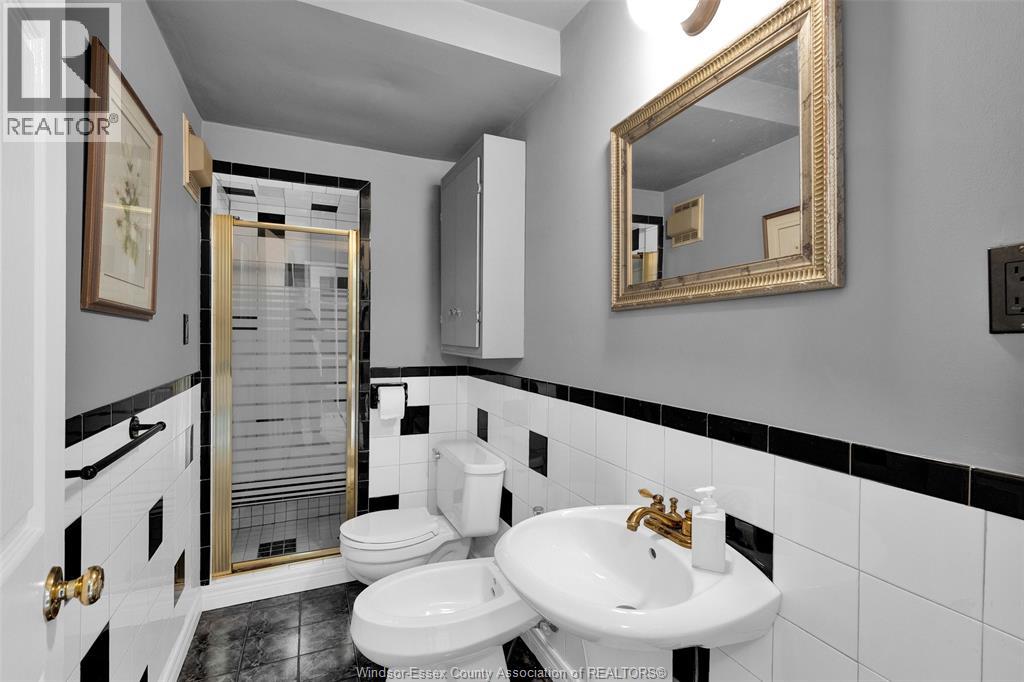 2855 Forest Glade Drive, Windsor, Ontario N8R 1L4 - Photo 15 - 25022735