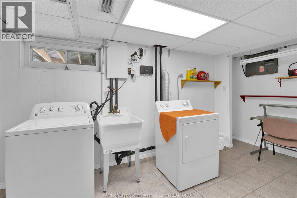 2855 Forest Glade Drive, Windsor, Ontario N8R 1L4 - Photo 32 - 25022735