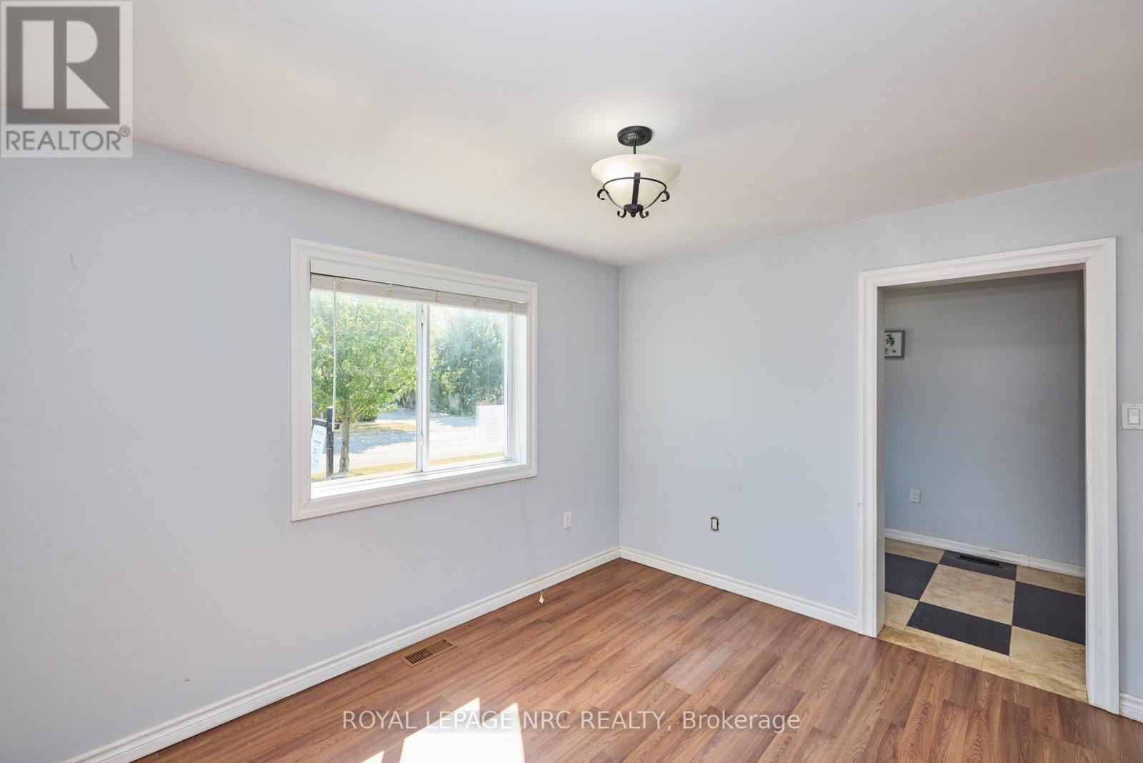 557 Geneva Street, St. Catharines, Ontario  L2N 2J1 - Photo 8 - X12337989
