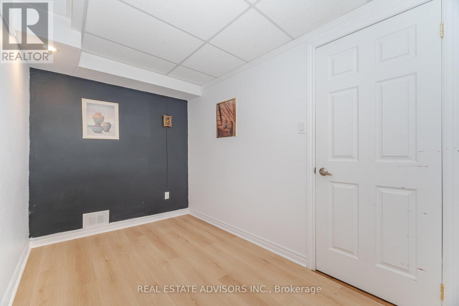 186 Ferndale Drive S, Barrie (Ardagh), Ontario  L4N 8A1 - Photo 17 - S12391272