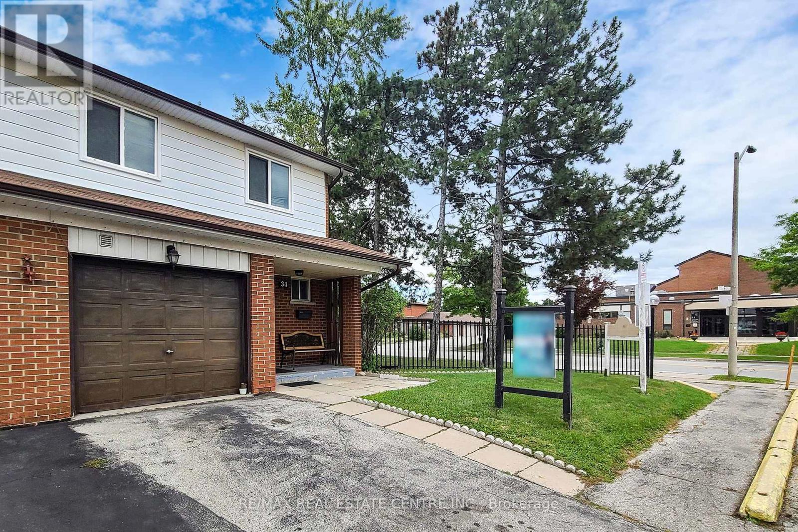 Property at 34 - 7406 DARCEL AVENUE image 5