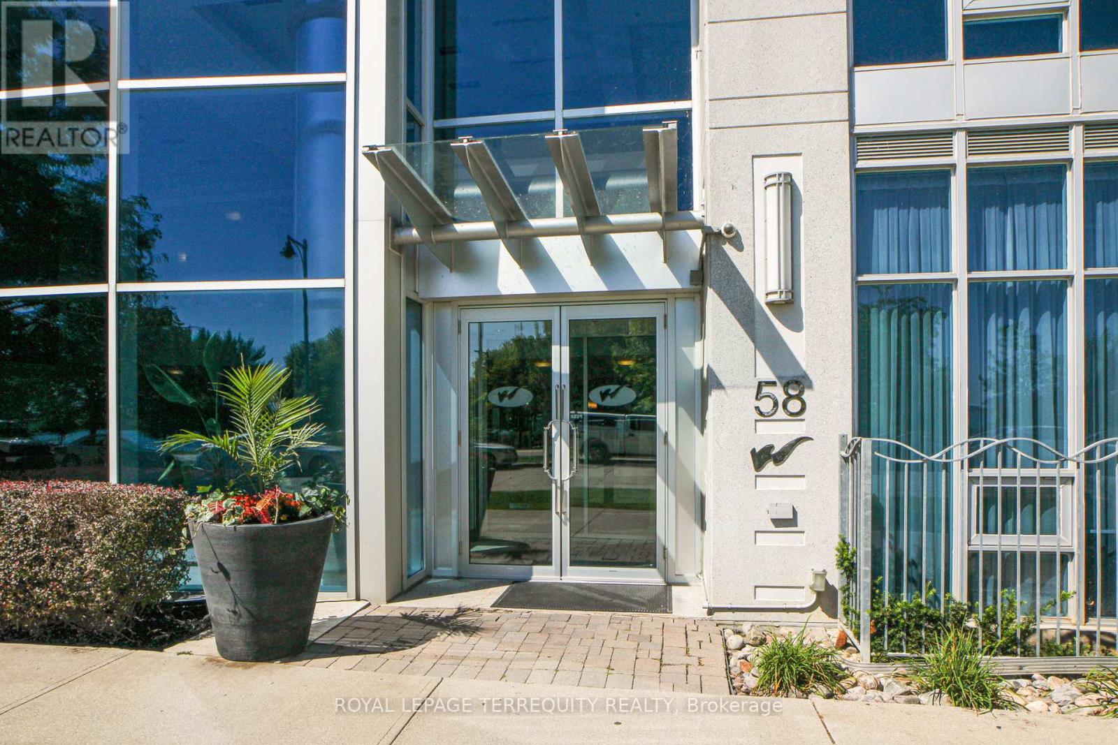 320 - 58 Marine Parade Drive, Toronto, Ontario  M8V 4G1 - Photo 4 - W12391245