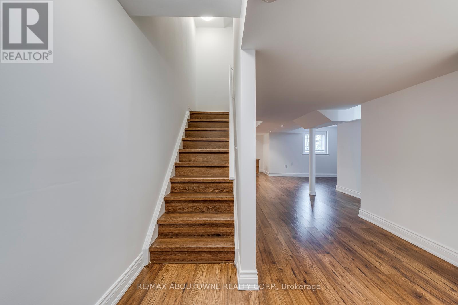 2218 Hatfield Drive, Oakville, Ontario  L6M 4W4 - Photo 34 - W12391253