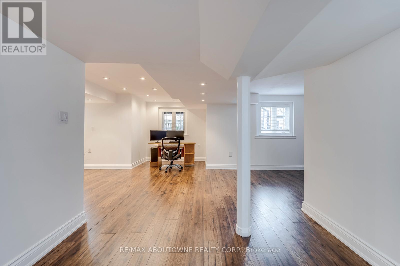 2218 Hatfield Drive, Oakville, Ontario  L6M 4W4 - Photo 35 - W12391253