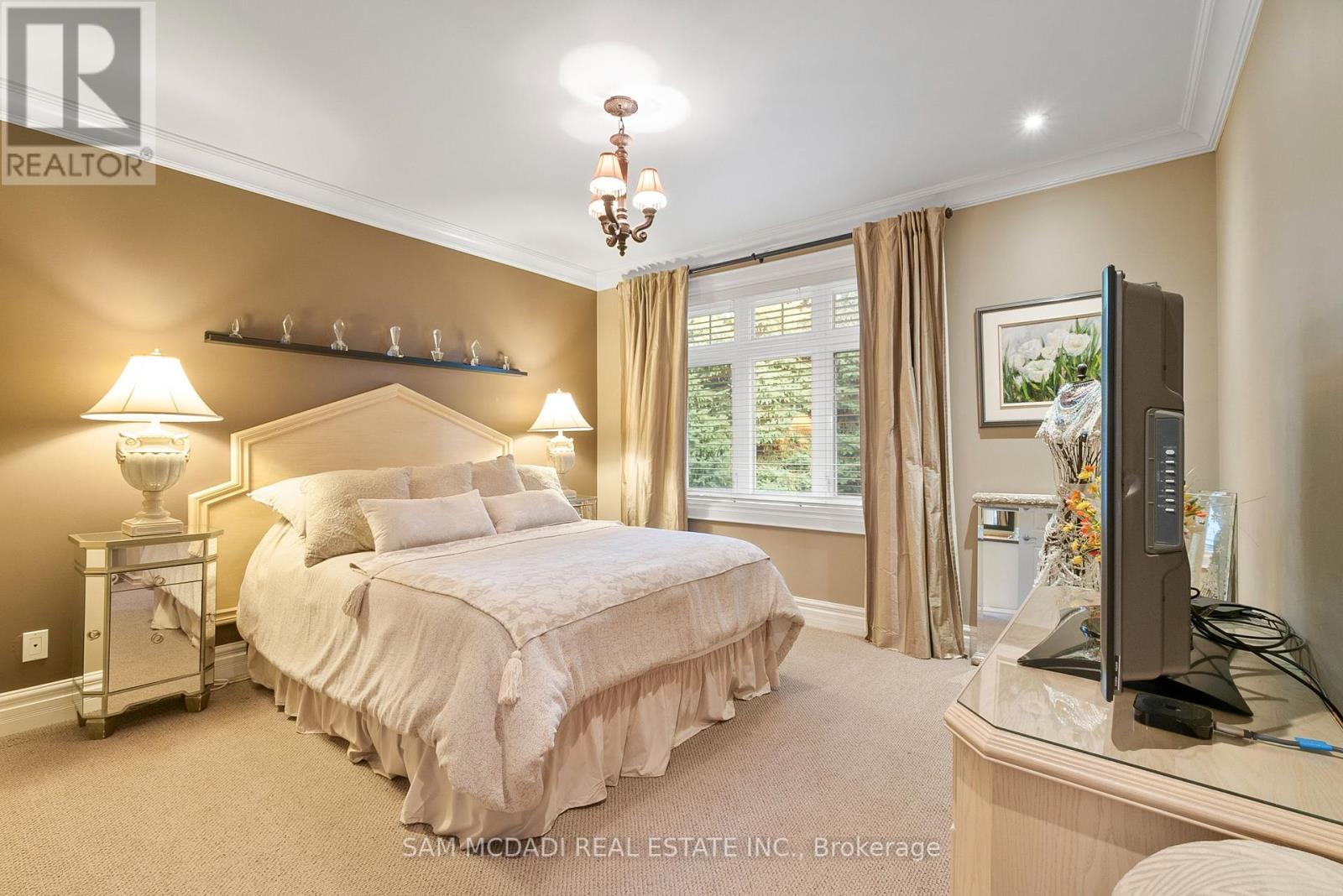 1522 Glenhill Crescent, Mississauga, Ontario  L5H 3C5 - Photo 12 - W12391285