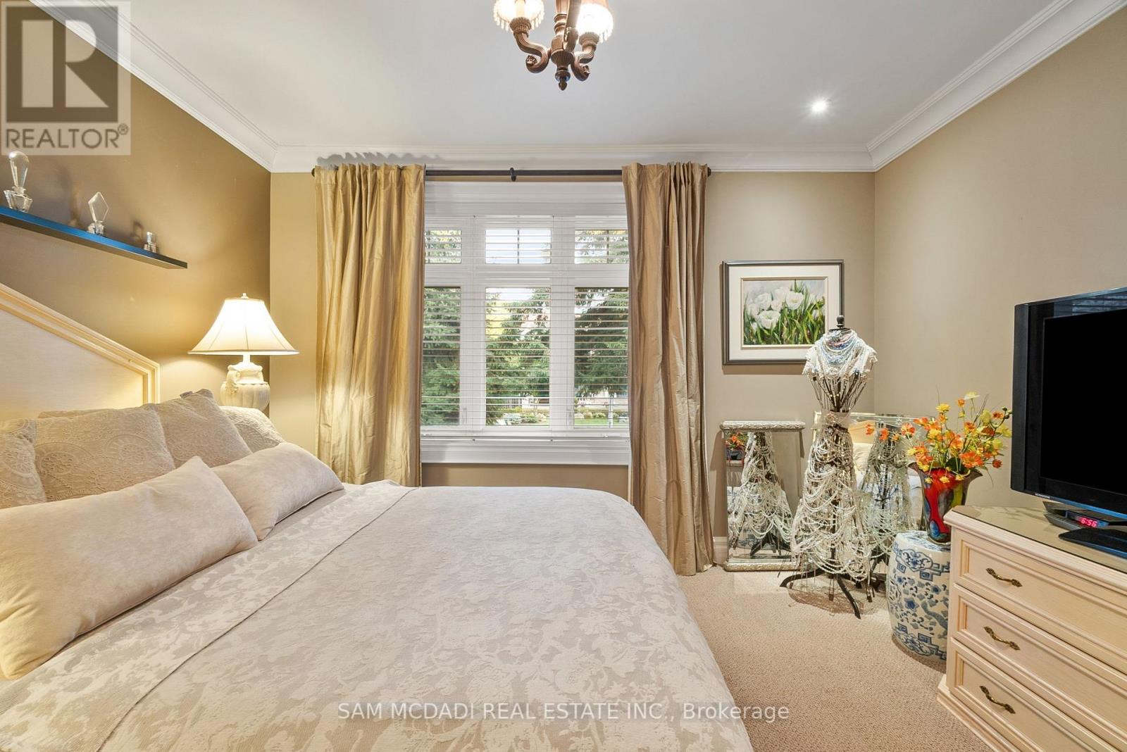 1522 Glenhill Crescent, Mississauga, Ontario  L5H 3C5 - Photo 13 - W12391285