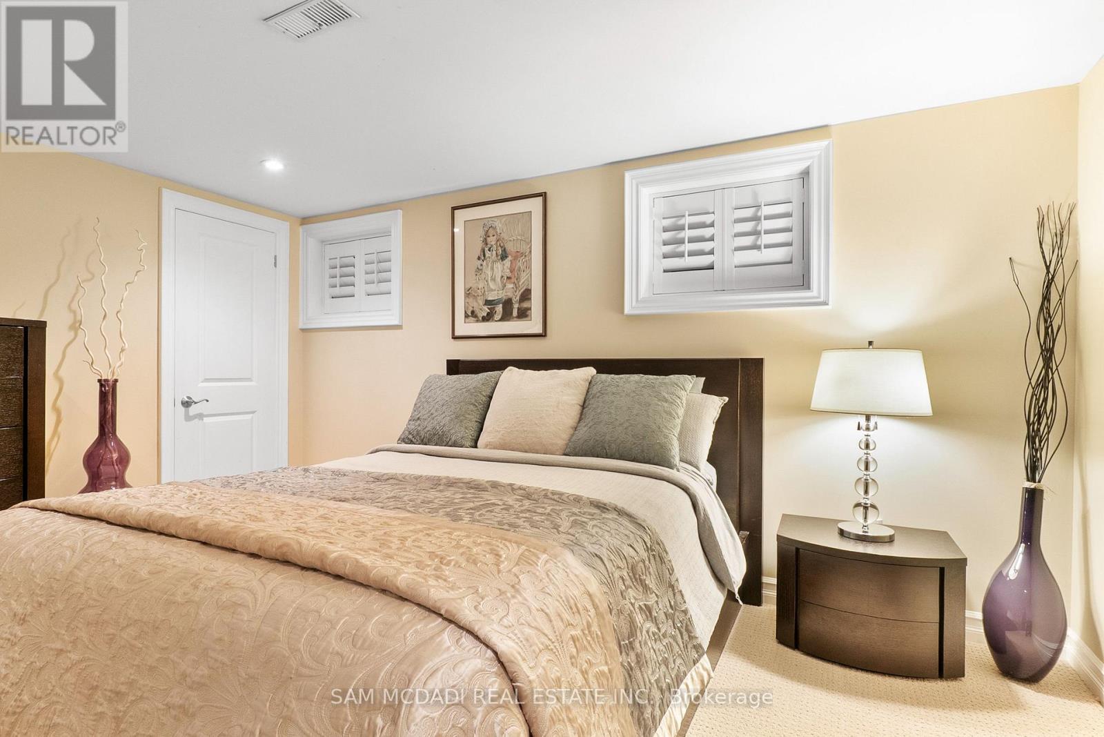 1522 Glenhill Crescent, Mississauga, Ontario  L5H 3C5 - Photo 21 - W12391285