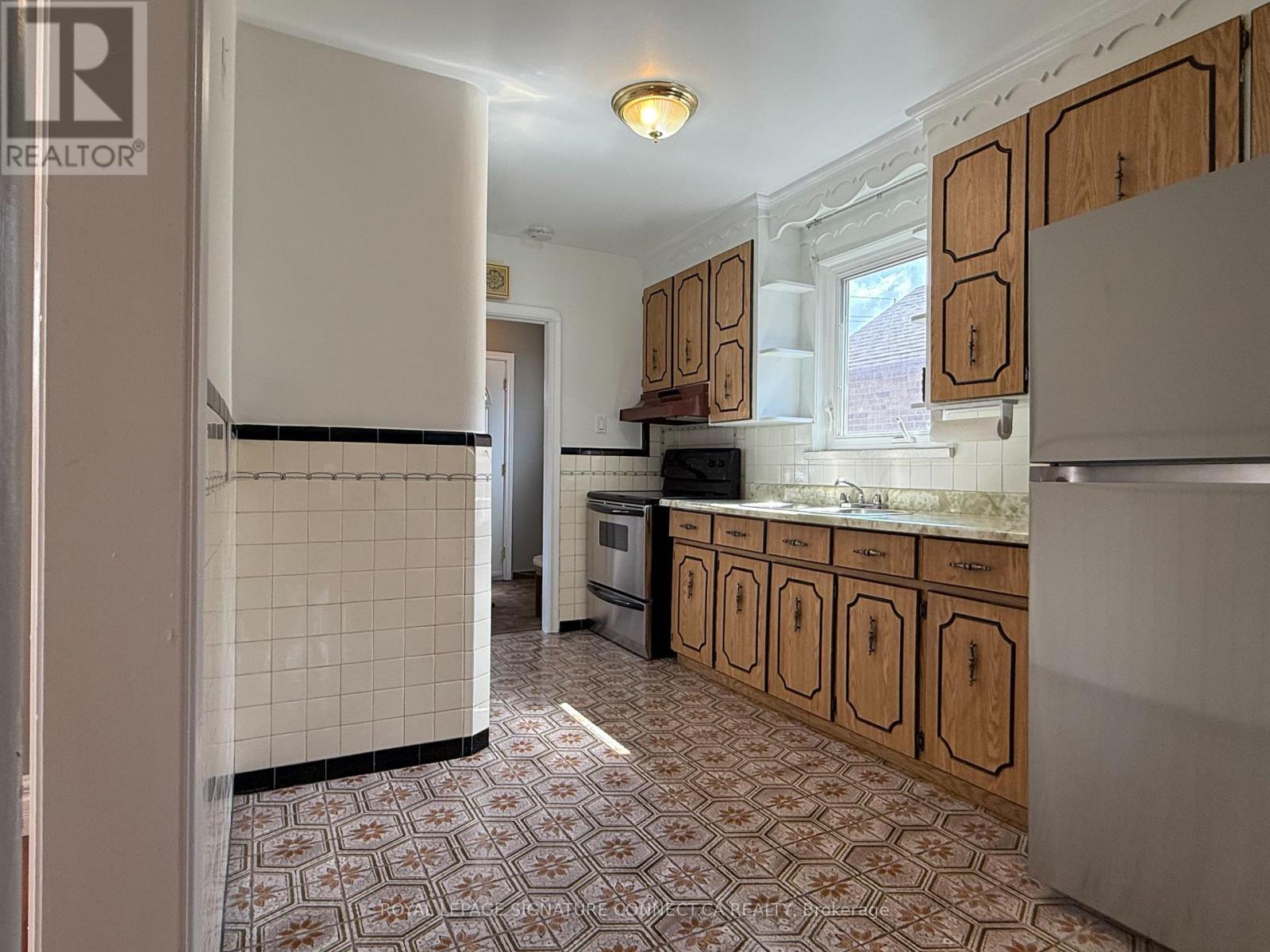 30 Snider Avenue, Toronto, Ontario  M6E 4R9 - Photo 10 - W12391298