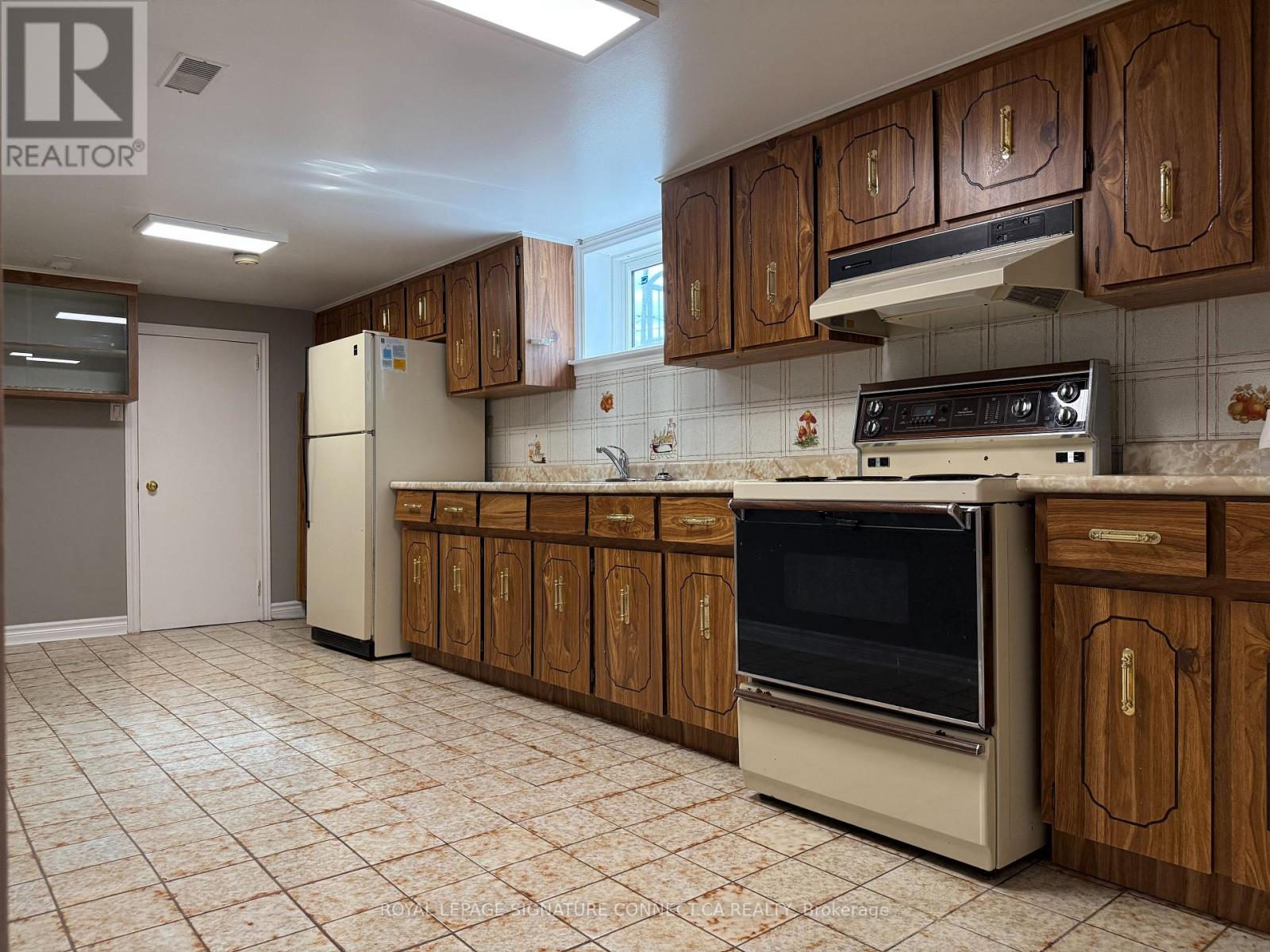30 Snider Avenue, Toronto, Ontario  M6E 4R9 - Photo 21 - W12391298