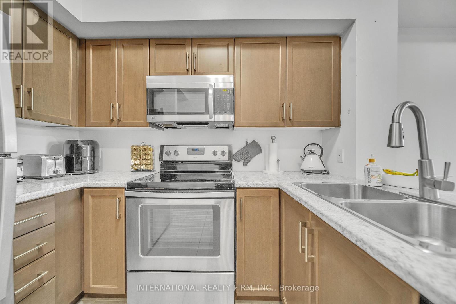 209 - 640 Sauve Street, Milton, Ontario  L9T 9A7 - Photo 11 - W12391311