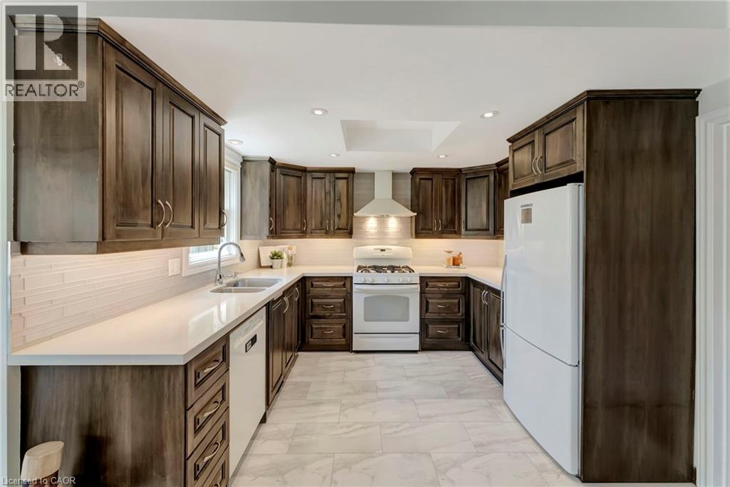 14 Anita Court, Hamilton, Ontario  L8W 3A6 - Photo 4 - 40767852