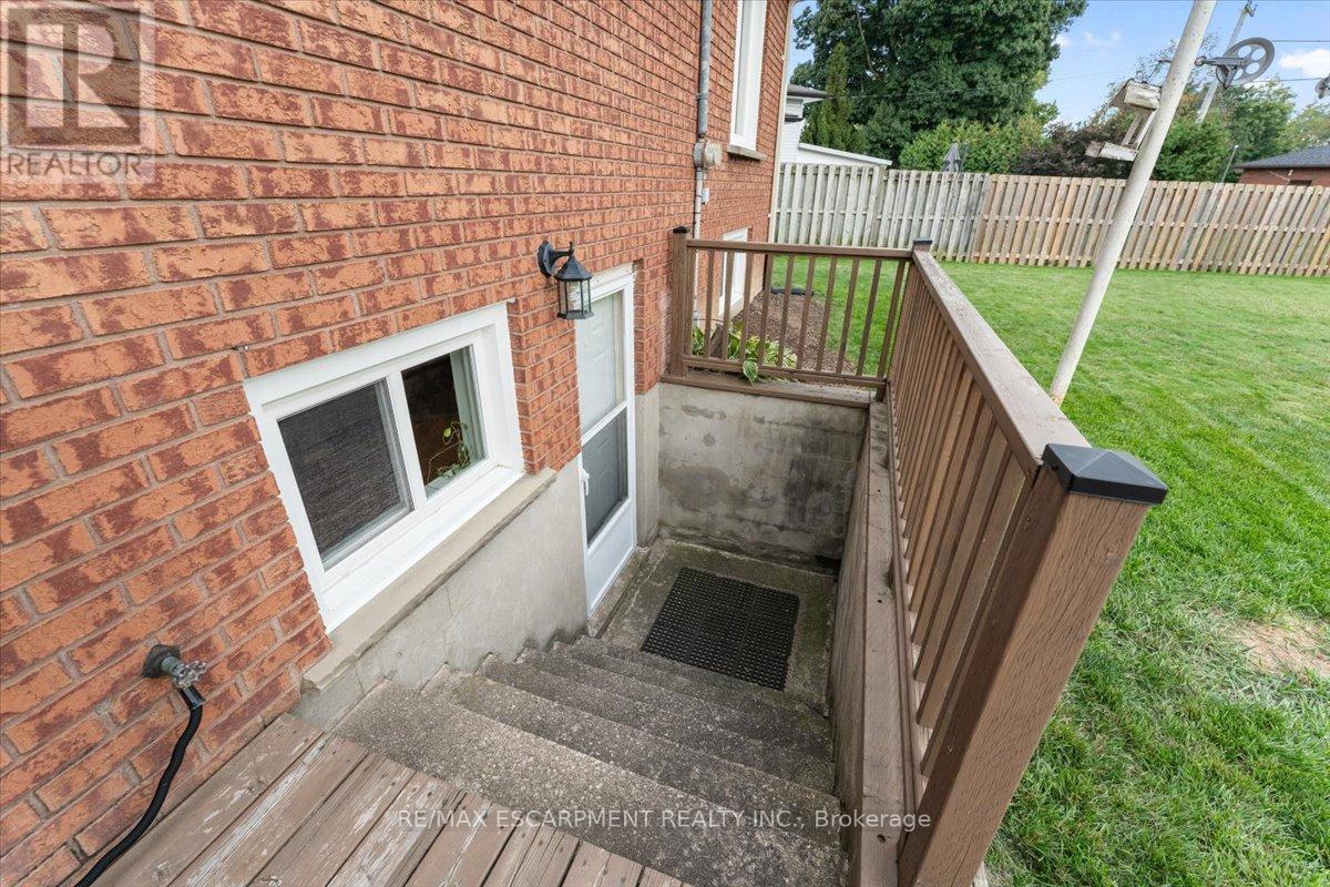 87 Loyalist Drive, Welland, Ontario  L3C 2X9 - Photo 42 - X12391258