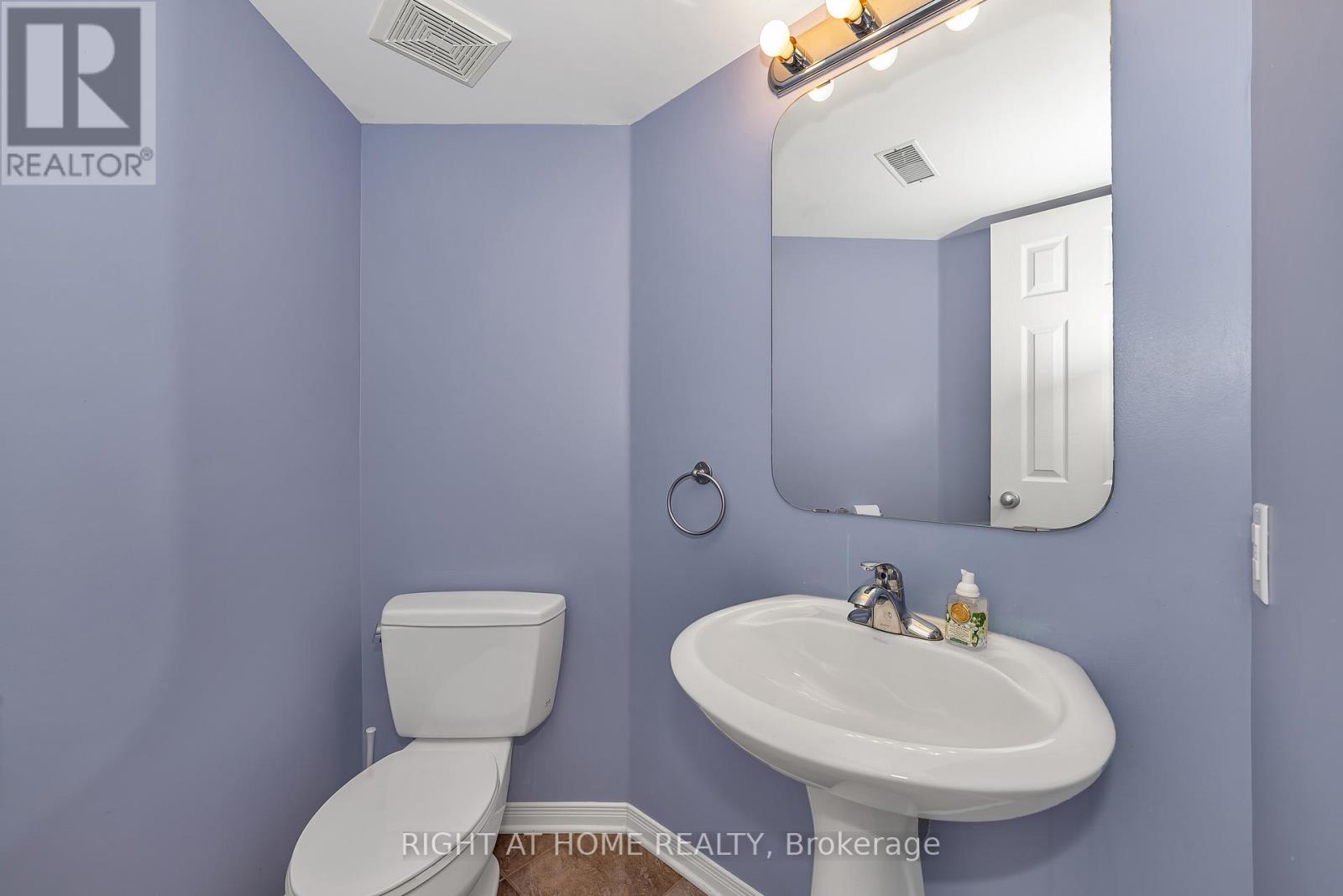 171 - 70 Edenvale Drive, Ottawa, Ontario  K2K 3N6 - Photo 6 - X12391547