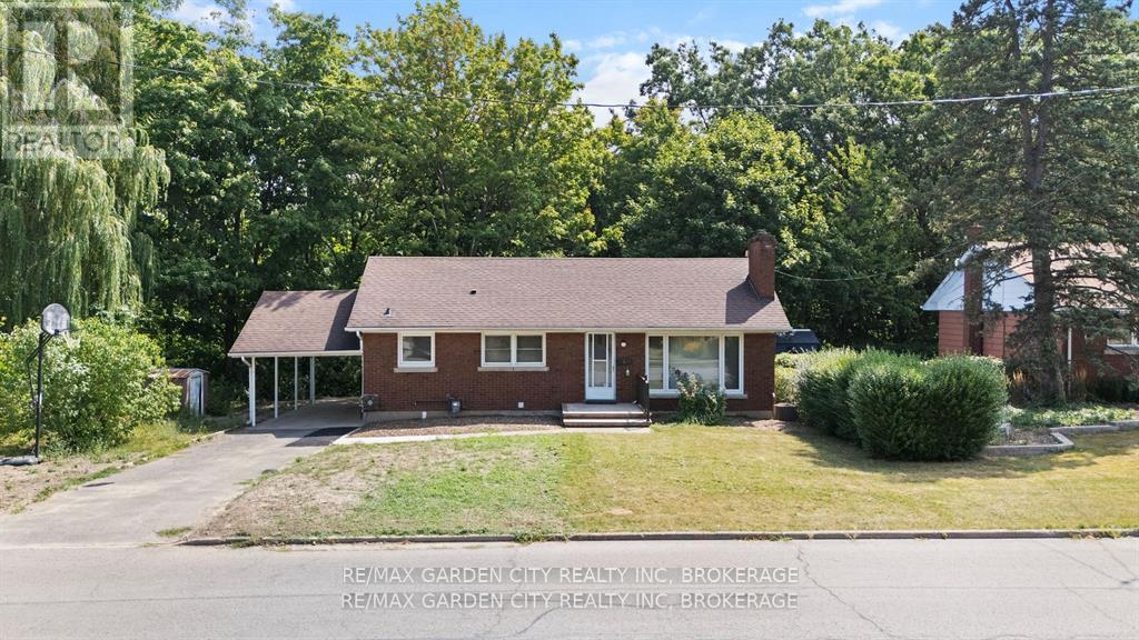 1 CAROLINE STREET, St. Catharines, Ontario