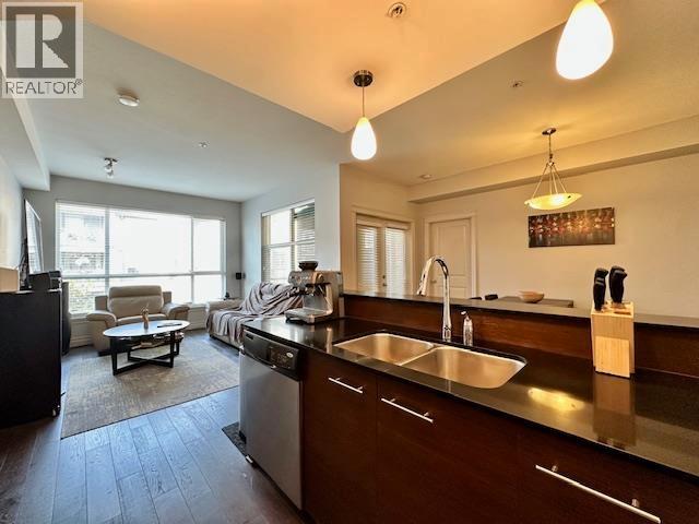 301 2343 Atkins Avenue, Port Coquitlam, British Columbia  V3C 1Y7 - Photo 4 - R3045412