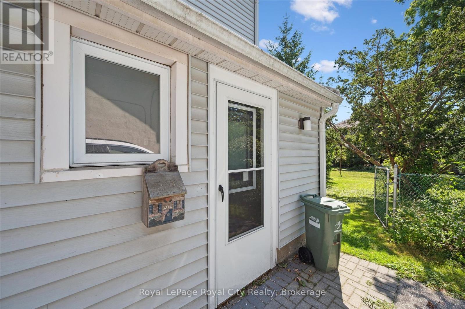 Property at 92 KATHLEEN STREET image 4