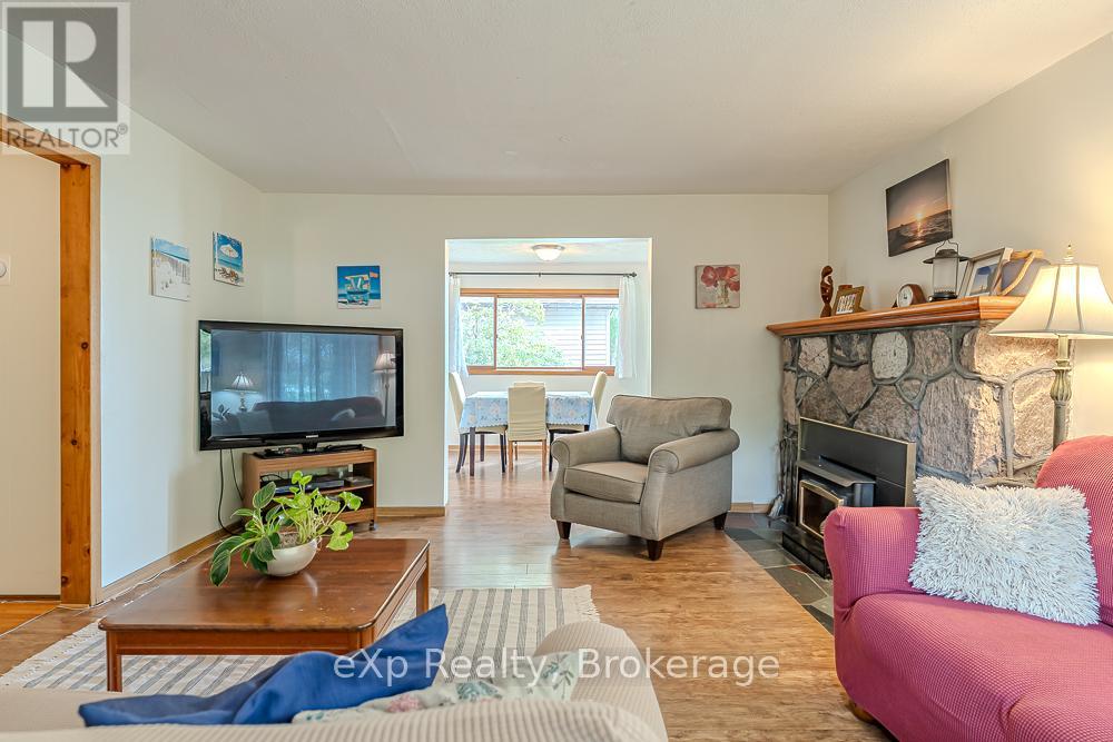 212 Green Street, Saugeen Shores, Ontario  N0H 2C0 - Photo 17 - X12391568