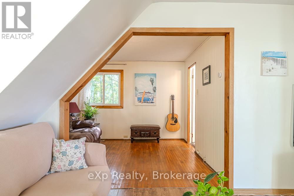 212 Green Street, Saugeen Shores, Ontario  N0H 2C0 - Photo 19 - X12391568