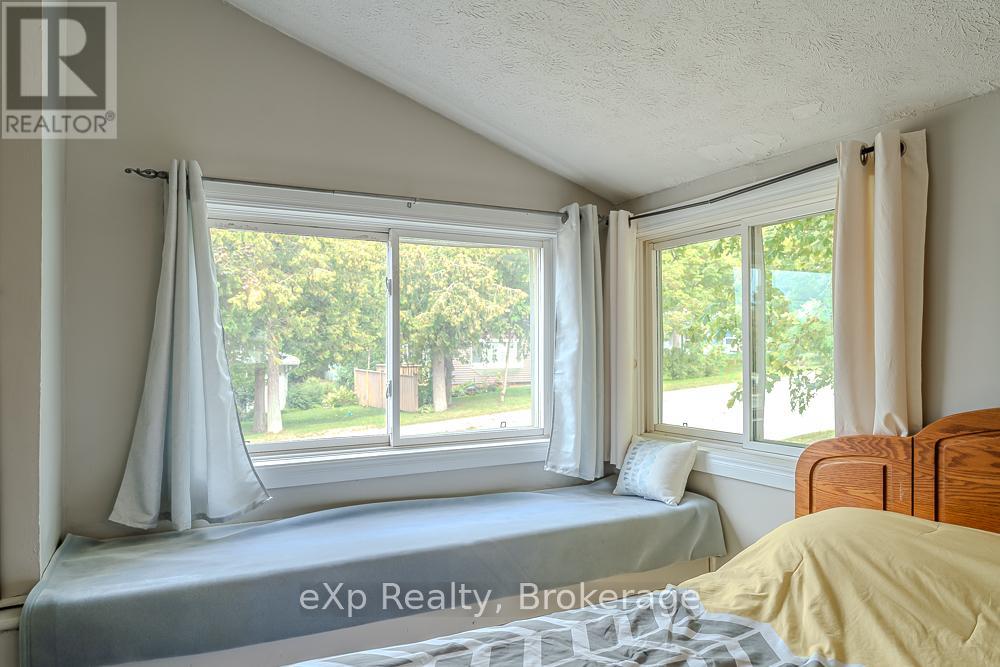212 Green Street, Saugeen Shores, Ontario  N0H 2C0 - Photo 26 - X12391568