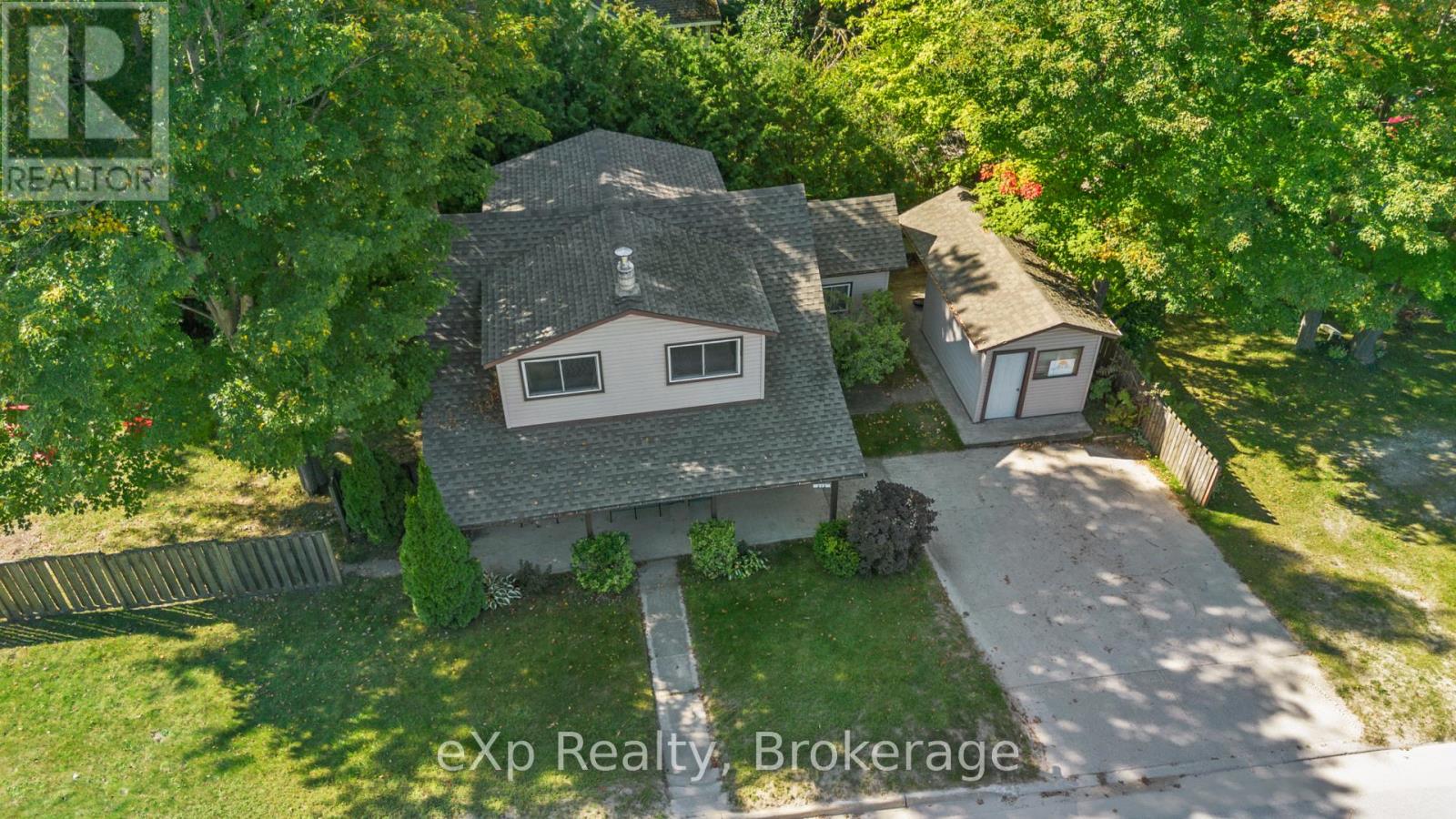 212 Green Street, Saugeen Shores, Ontario  N0H 2C0 - Photo 39 - X12391568